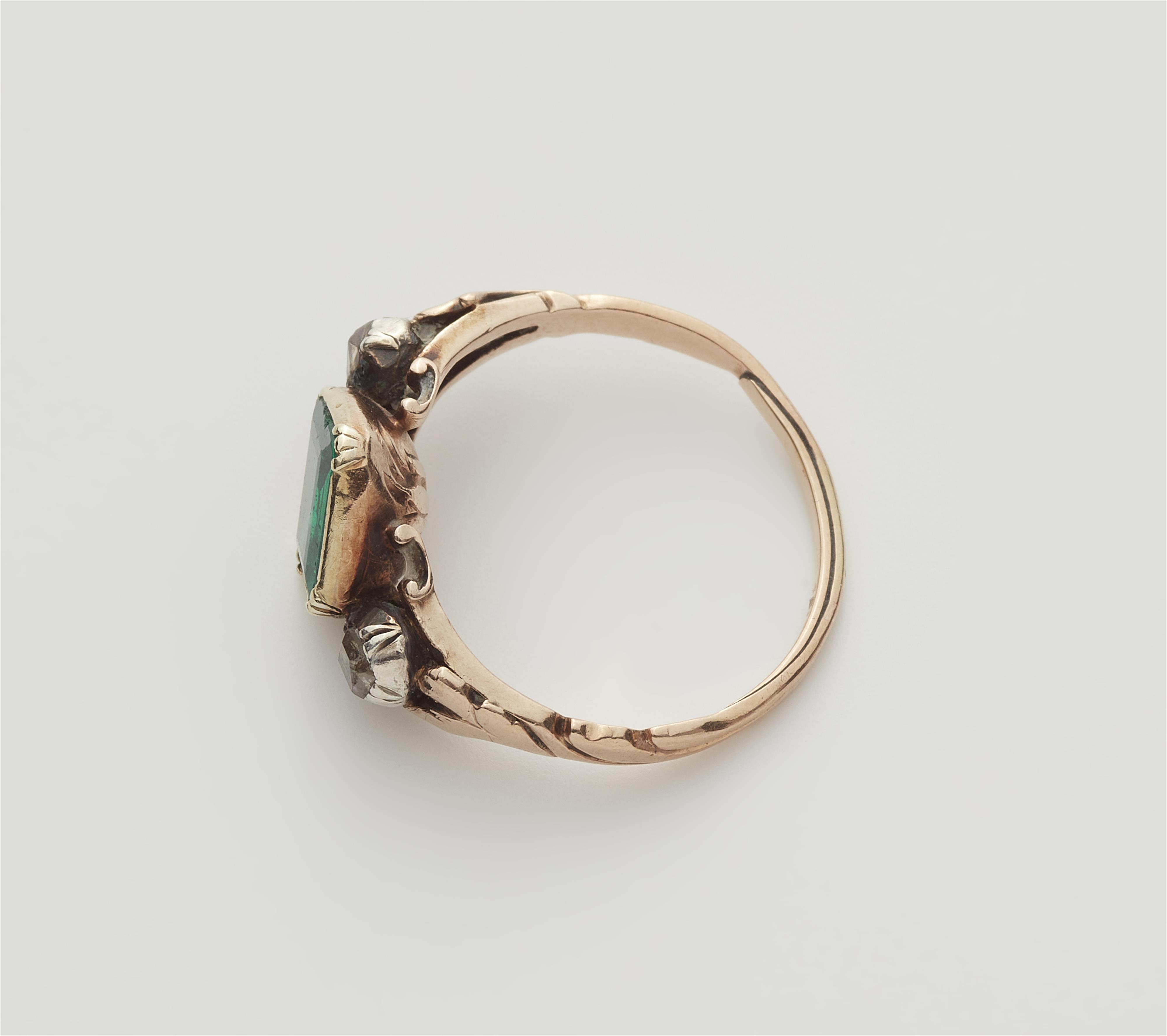 An 18th century 14k red gold diamond and emerald ring. - image-3