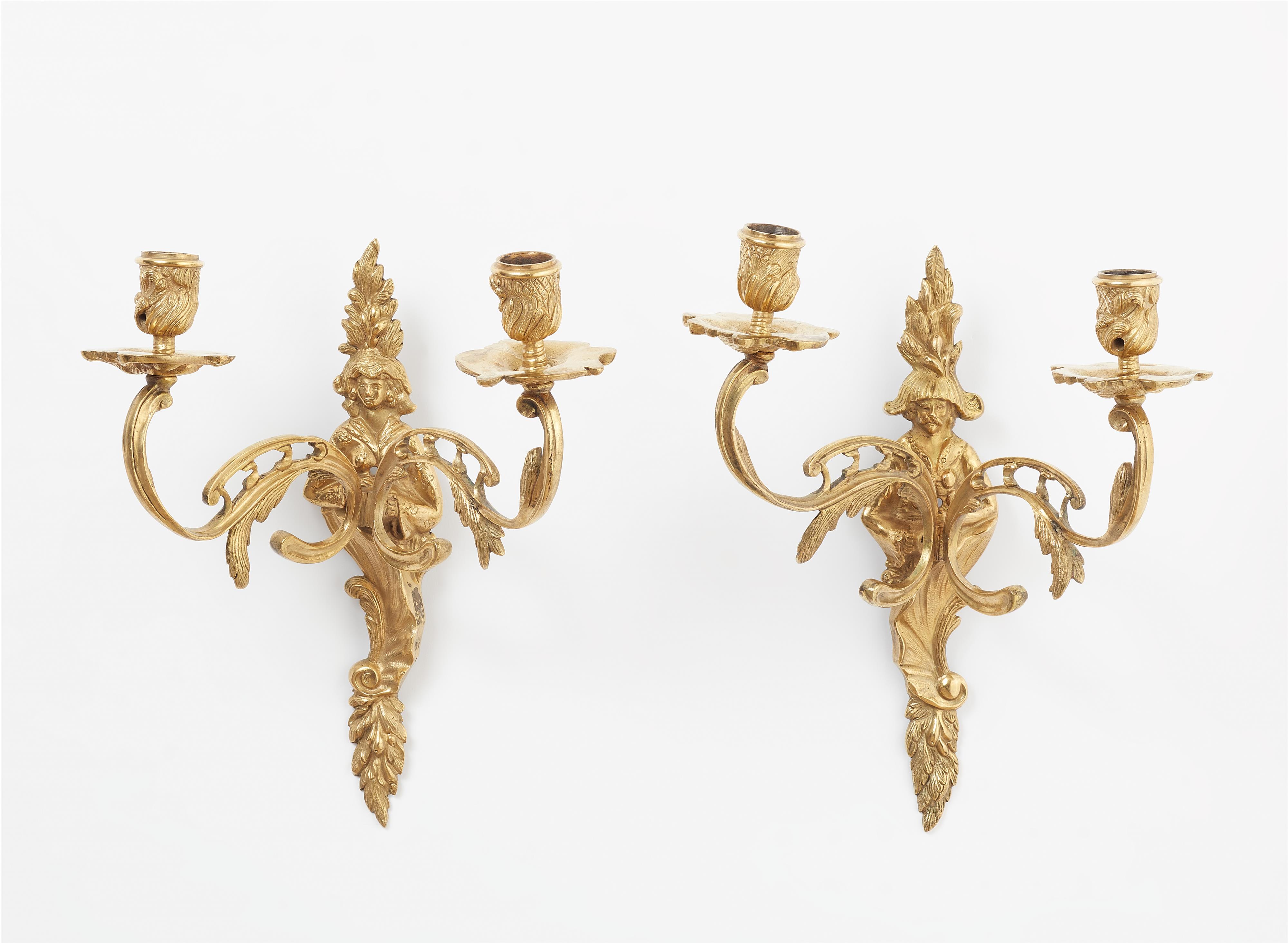 A pair of Chinoiserie ormolu appliques - image-1