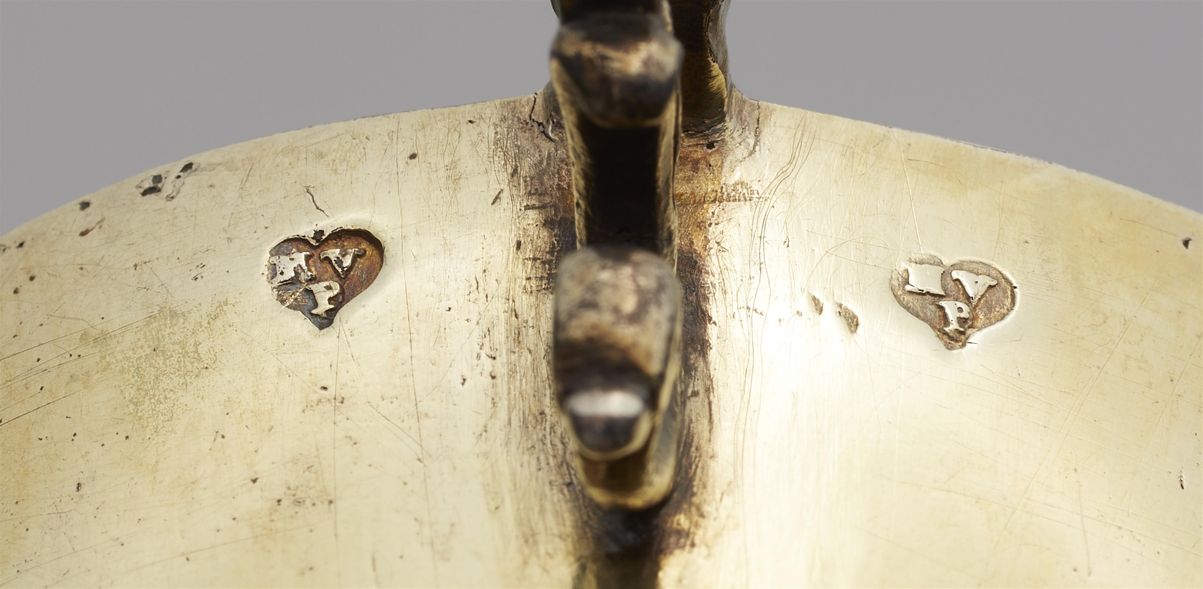 A 17th century German silver gilt brandy bowl - image-2