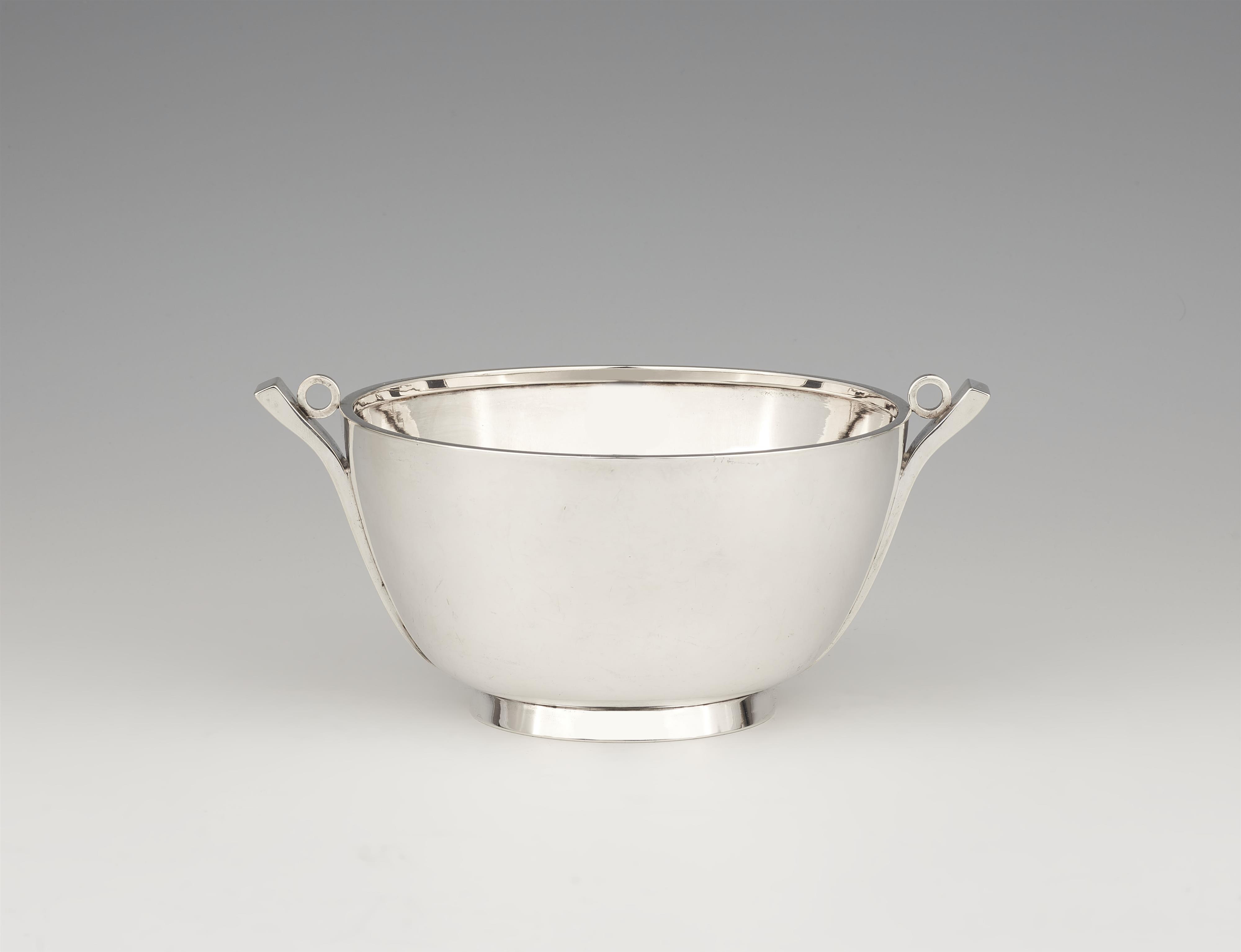 An Art Deco Kolding silver dish - image-1