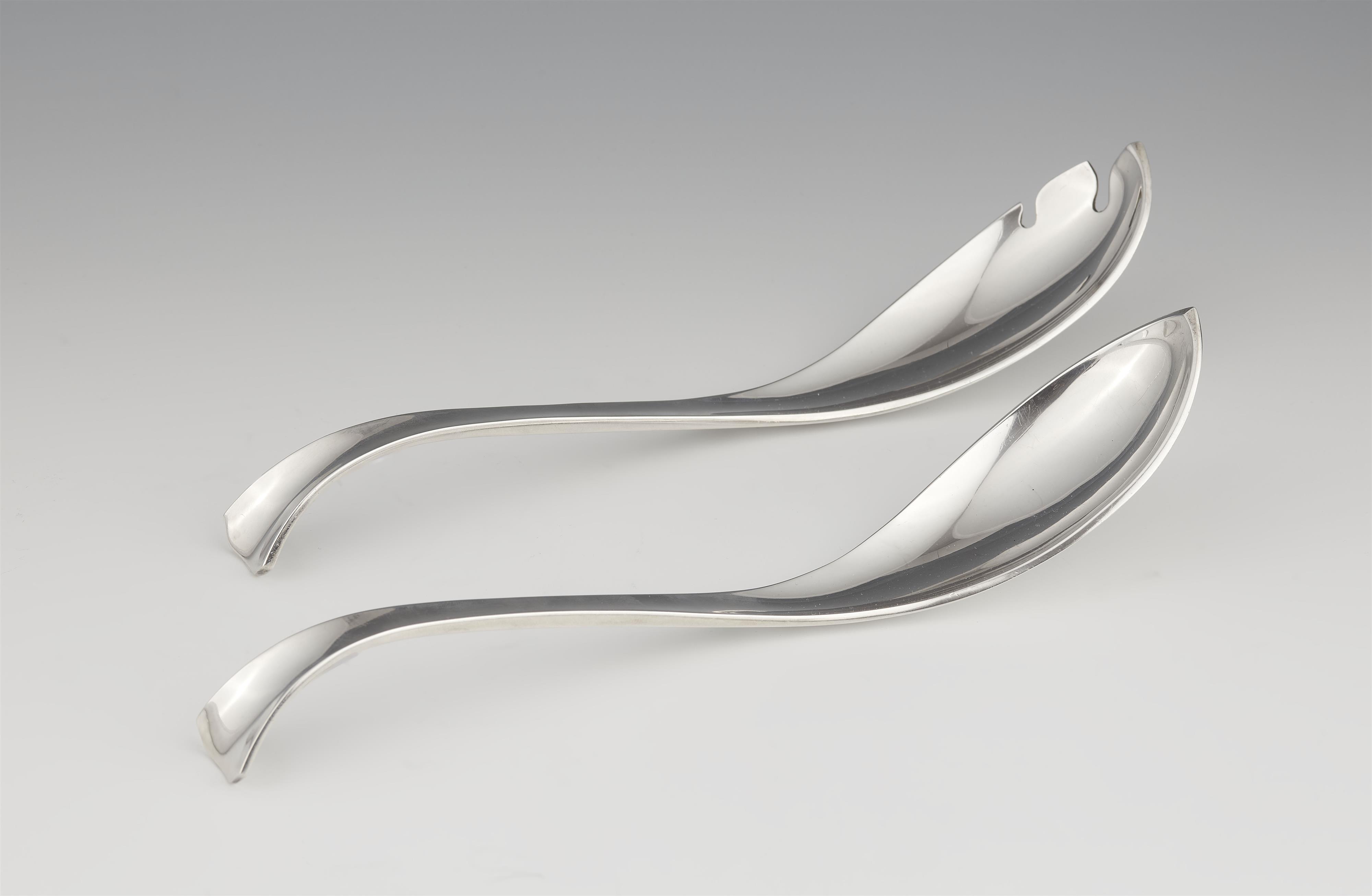 A set of silver salad cutlery - image-1