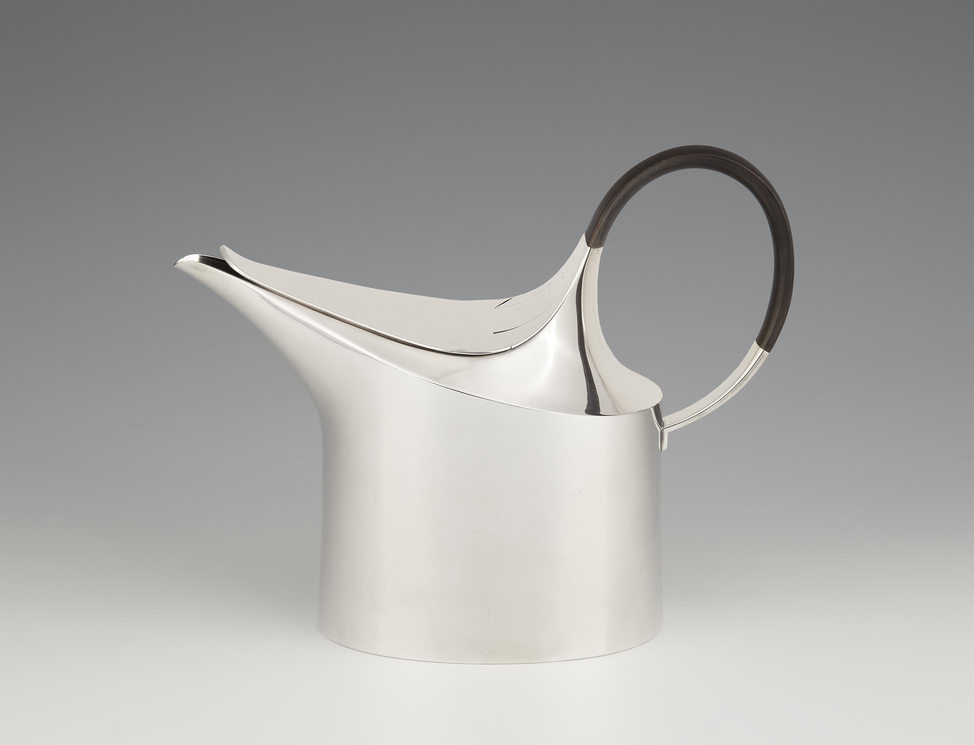 A Kolding silver teapot, model no. 572 - image-1