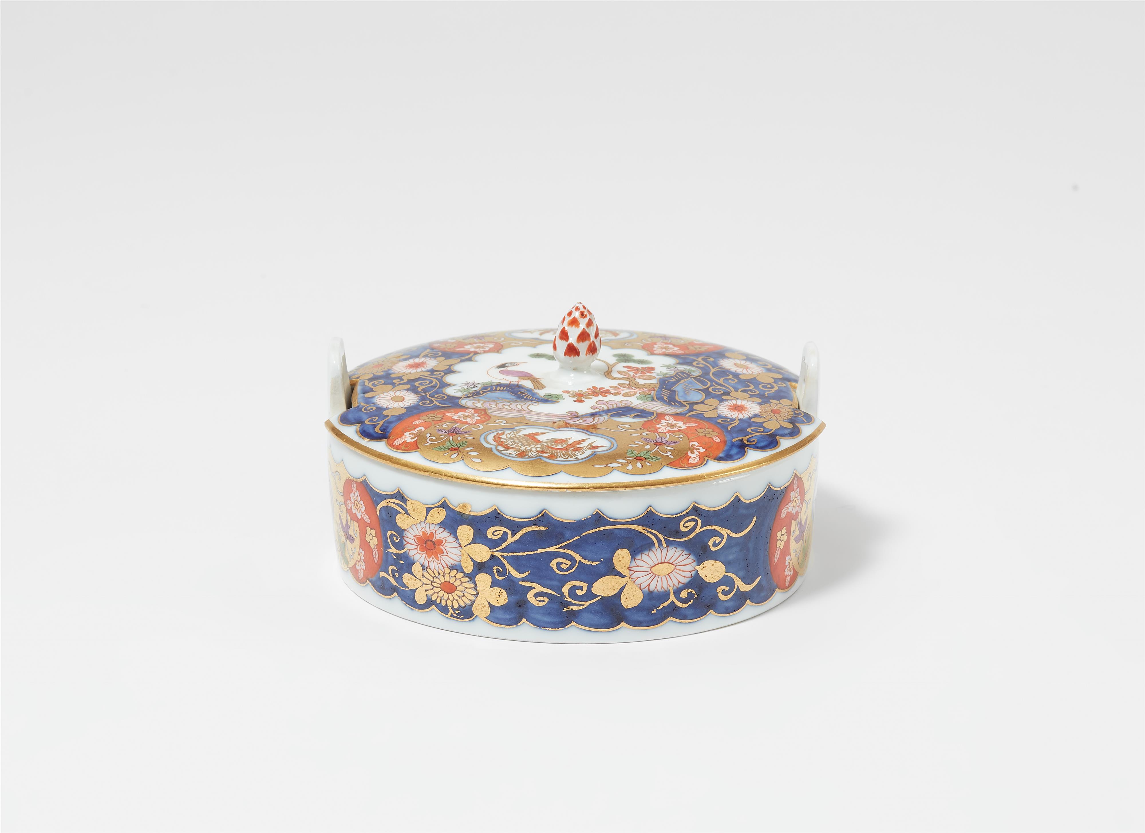 A round Meissen porcelain butter dish with brocade motifs - image-1