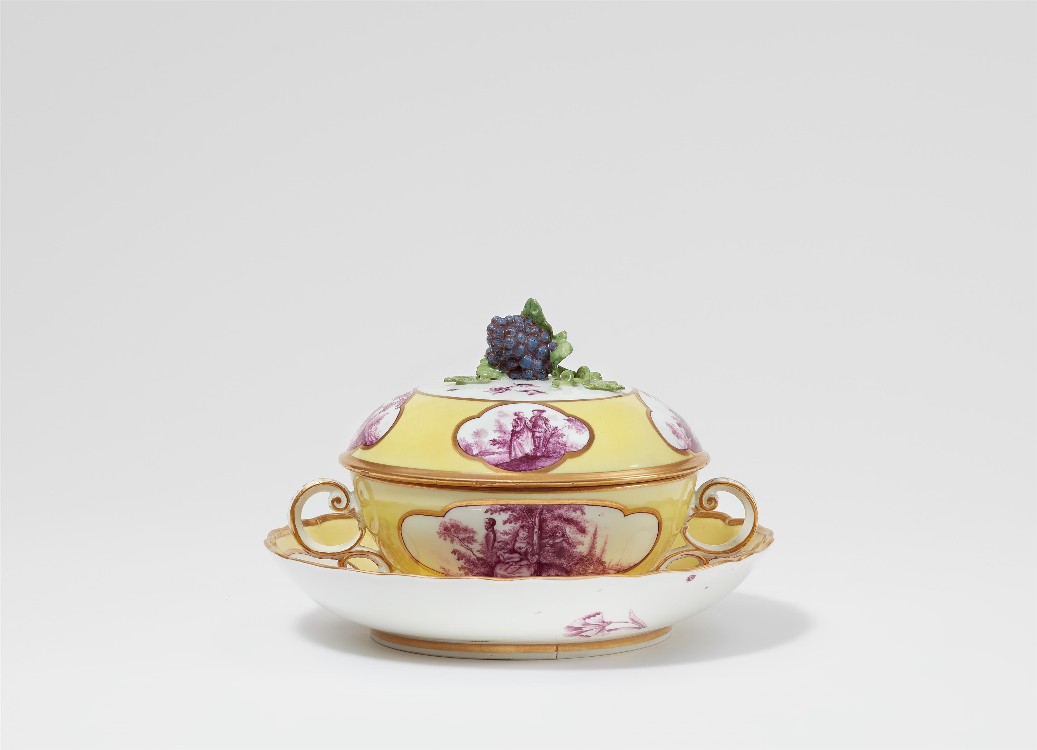 A Meissen porcelain ecuelle on stand - image-2