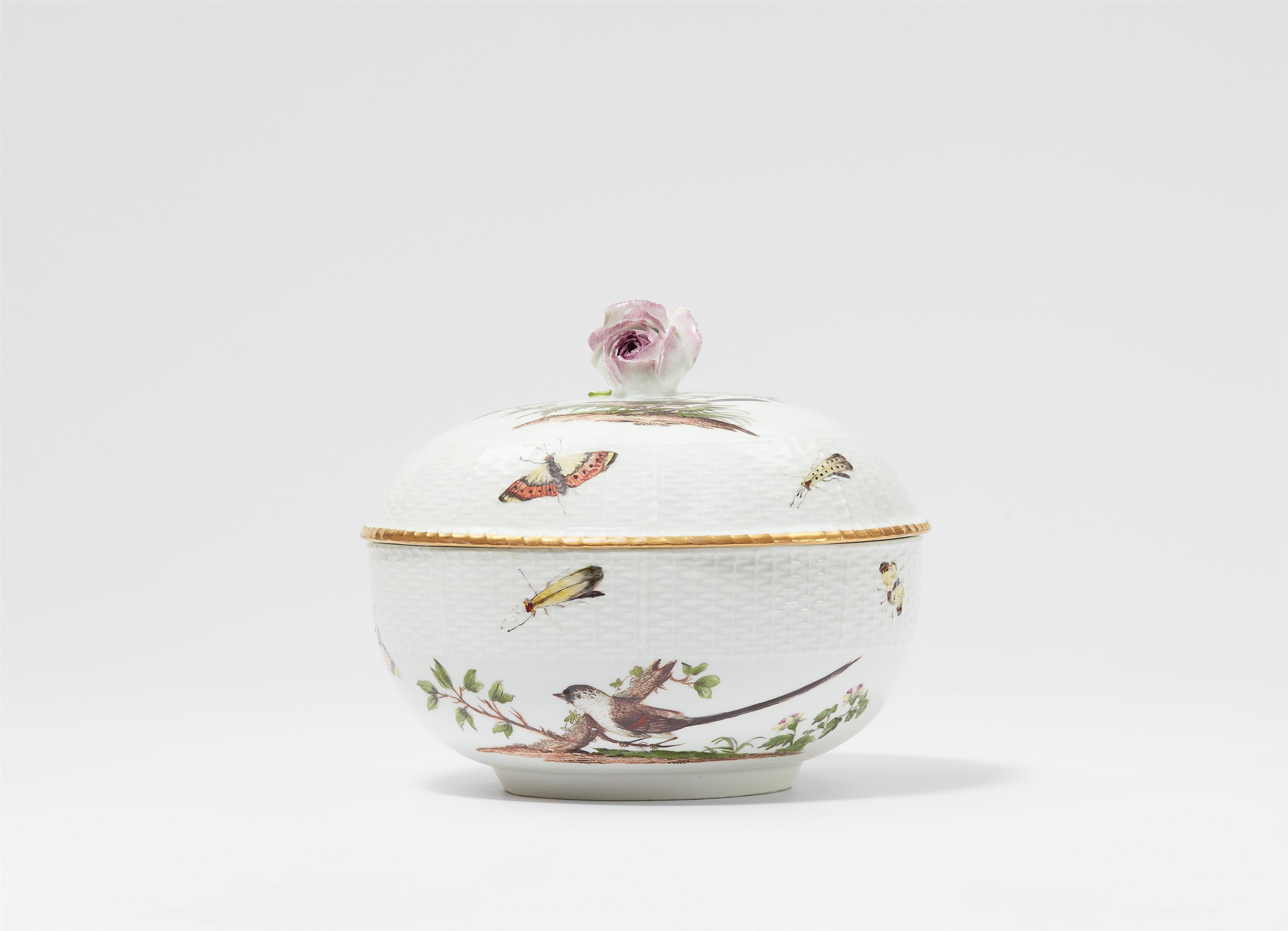 A Meissen porcelain ecuelle with bird motifs - image-1