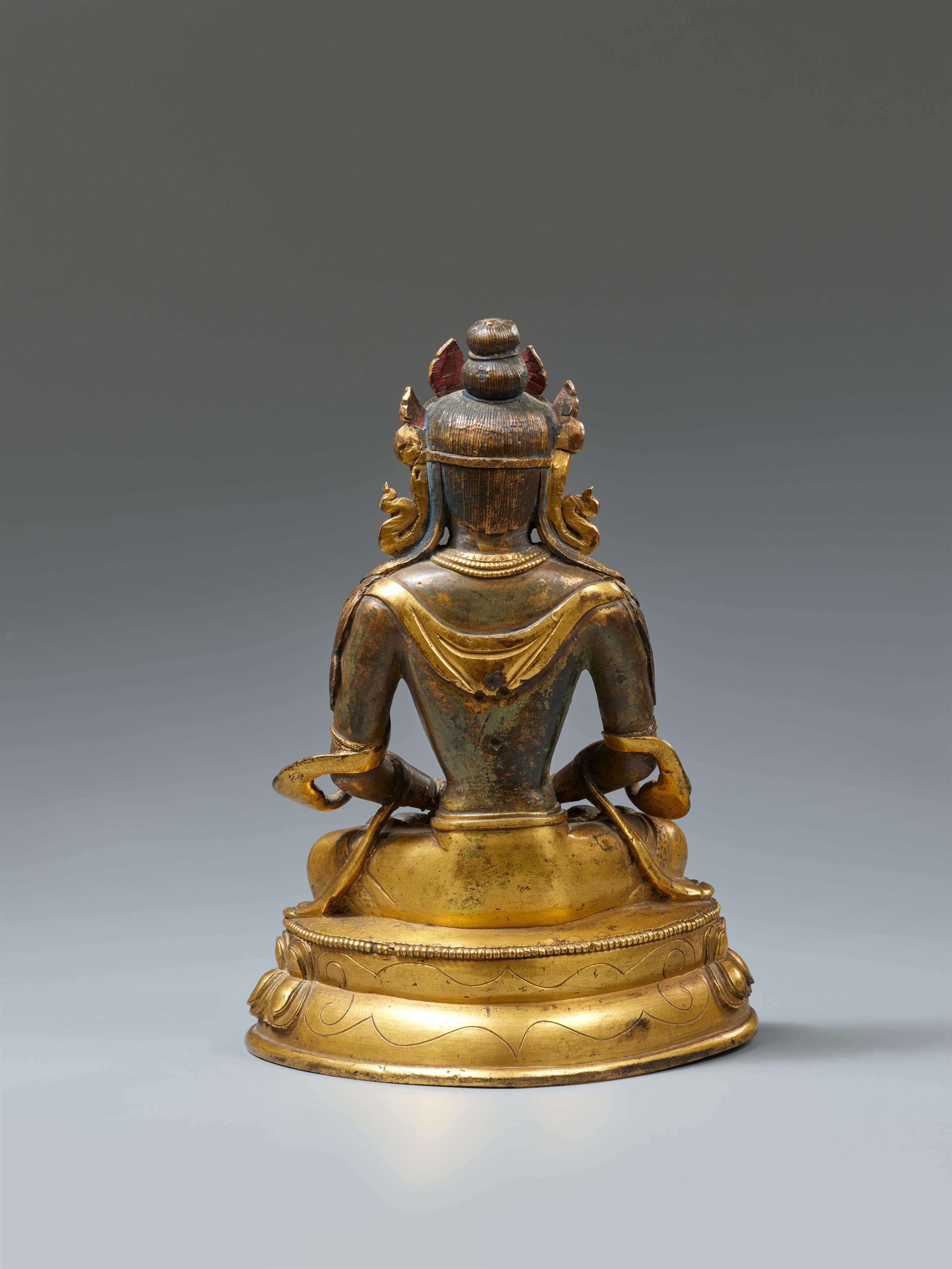 A Sino-tibetan gilt bronze figure of Amitayus. 18th century - image-2