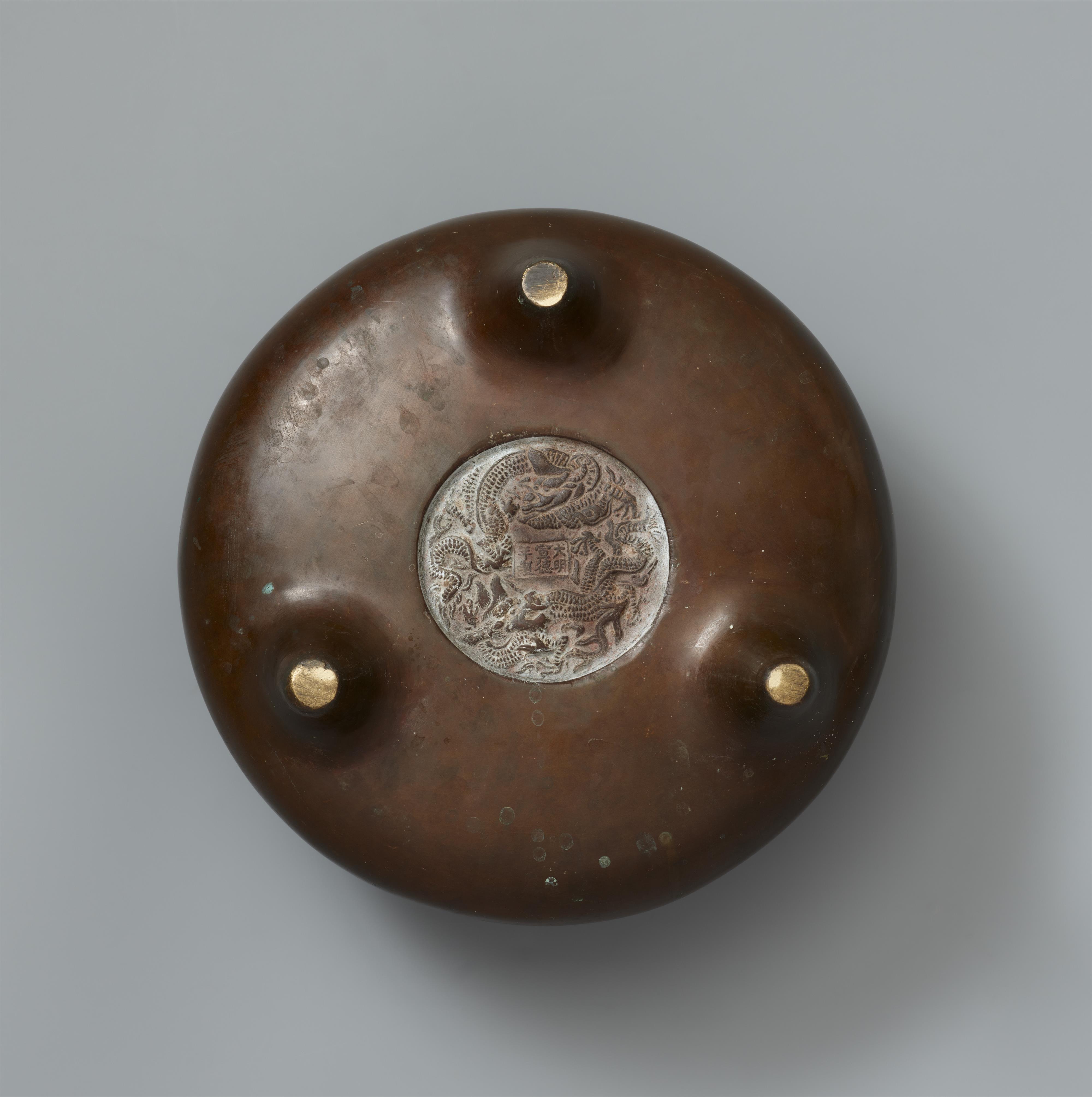 Großer Weihrauchbrenner. Bronze. Qing-Zeit - image-3