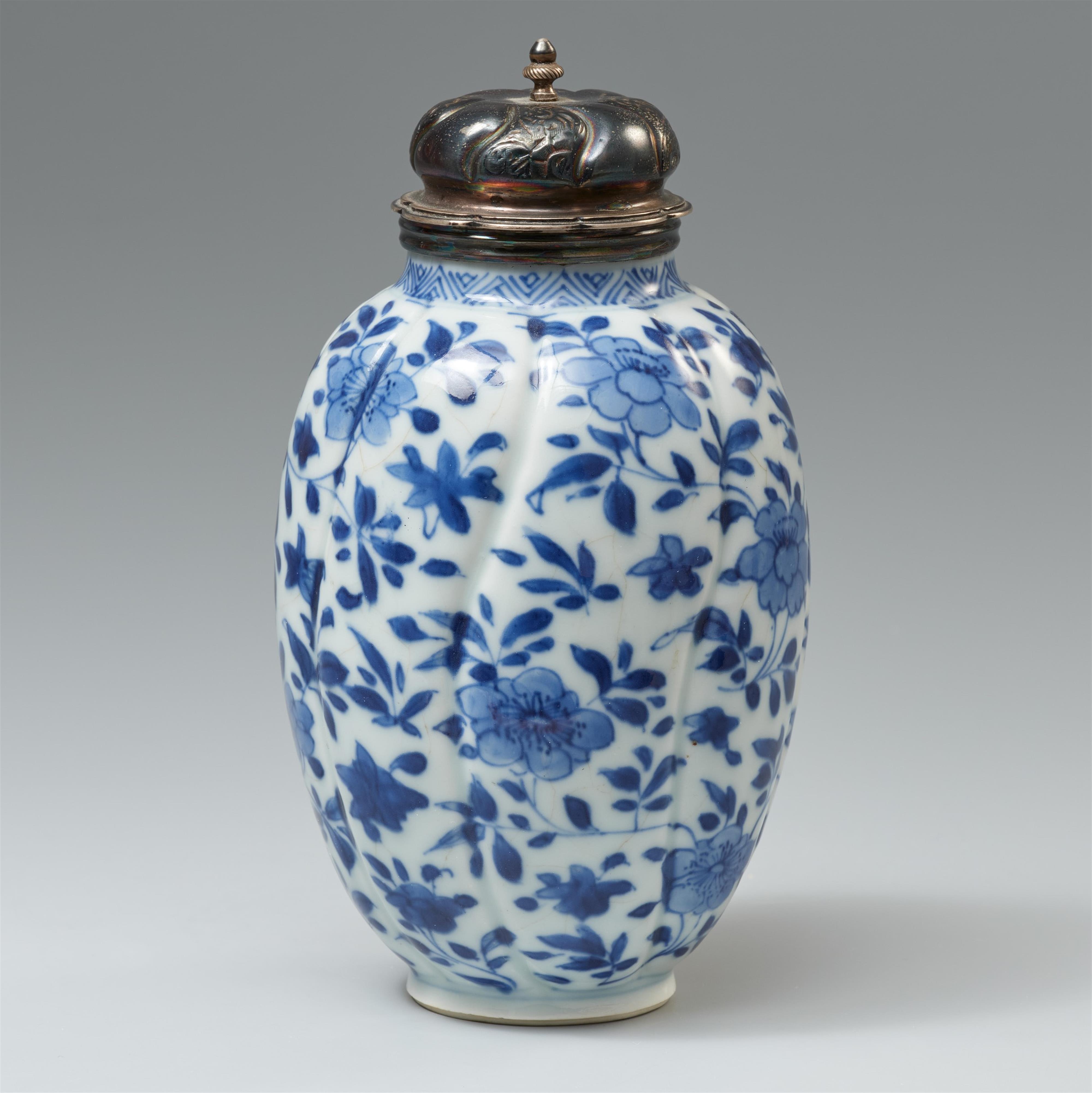 Blau-weiße Teedose mit Silberdeckel. Kangxi-Ära (1662-1722) - image-2