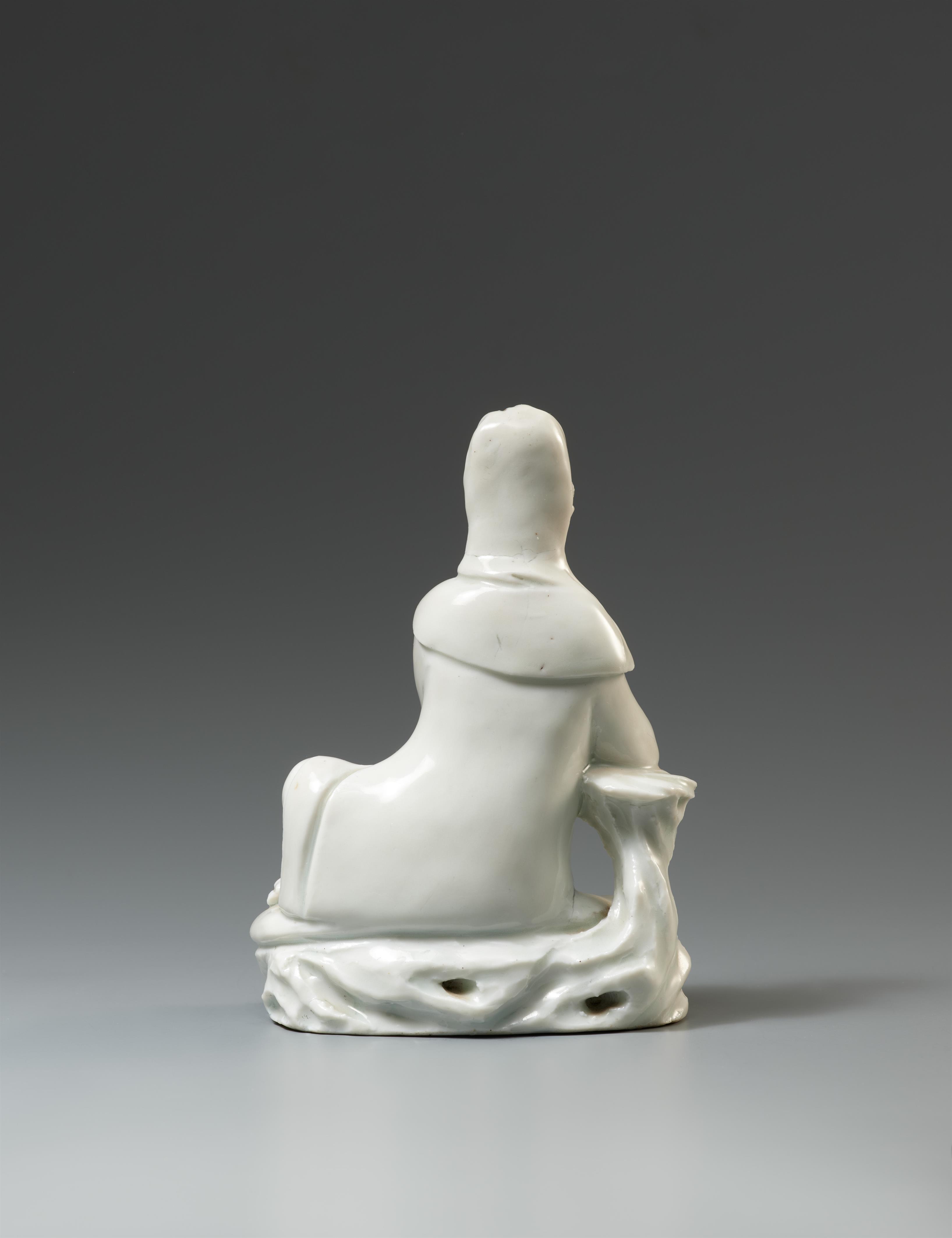A seated Dehua figure of Guanyin. Kangxi period (1662-1722) - image-2