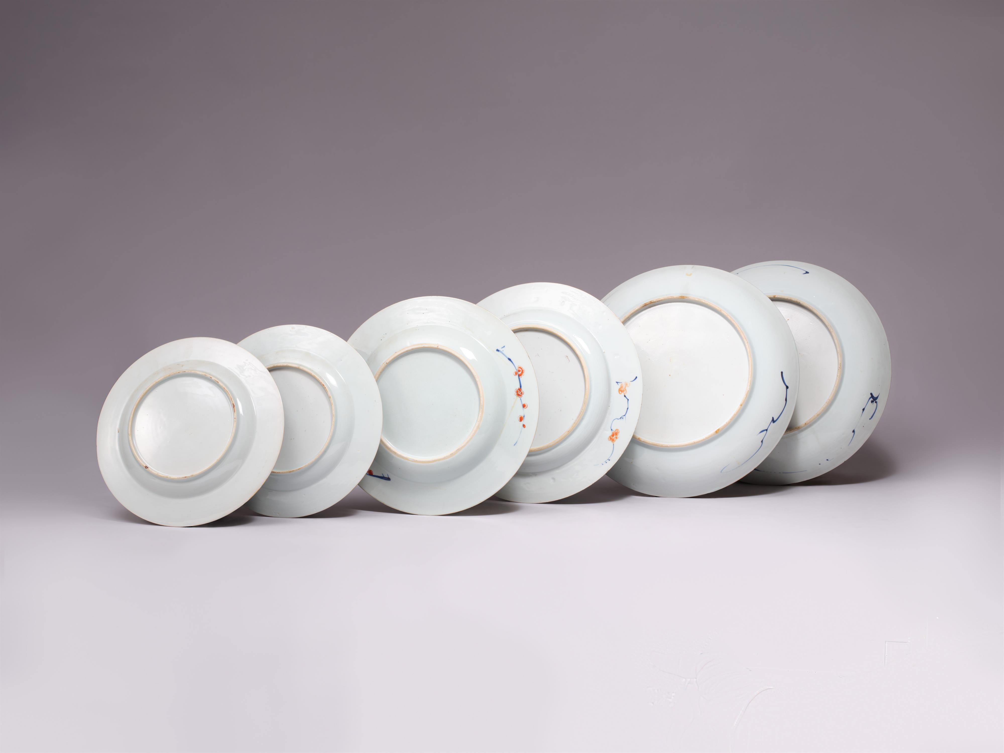 A group of Imari chargers and plates. Kangxi/Yongzheng period (1720-1730) - image-2