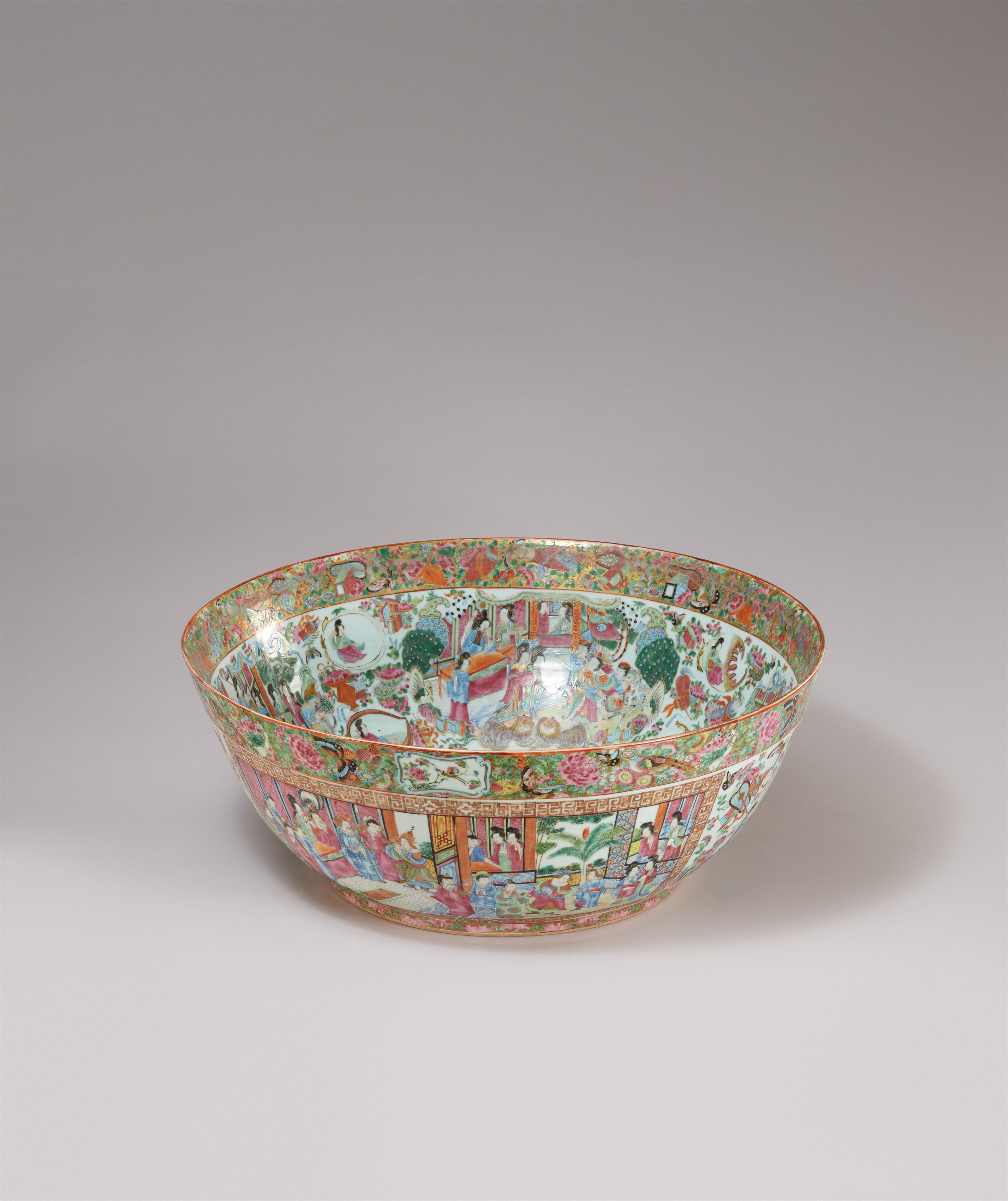A very large Canton famille rose punch bowl. Qing dynasty, 19th century. - image-2