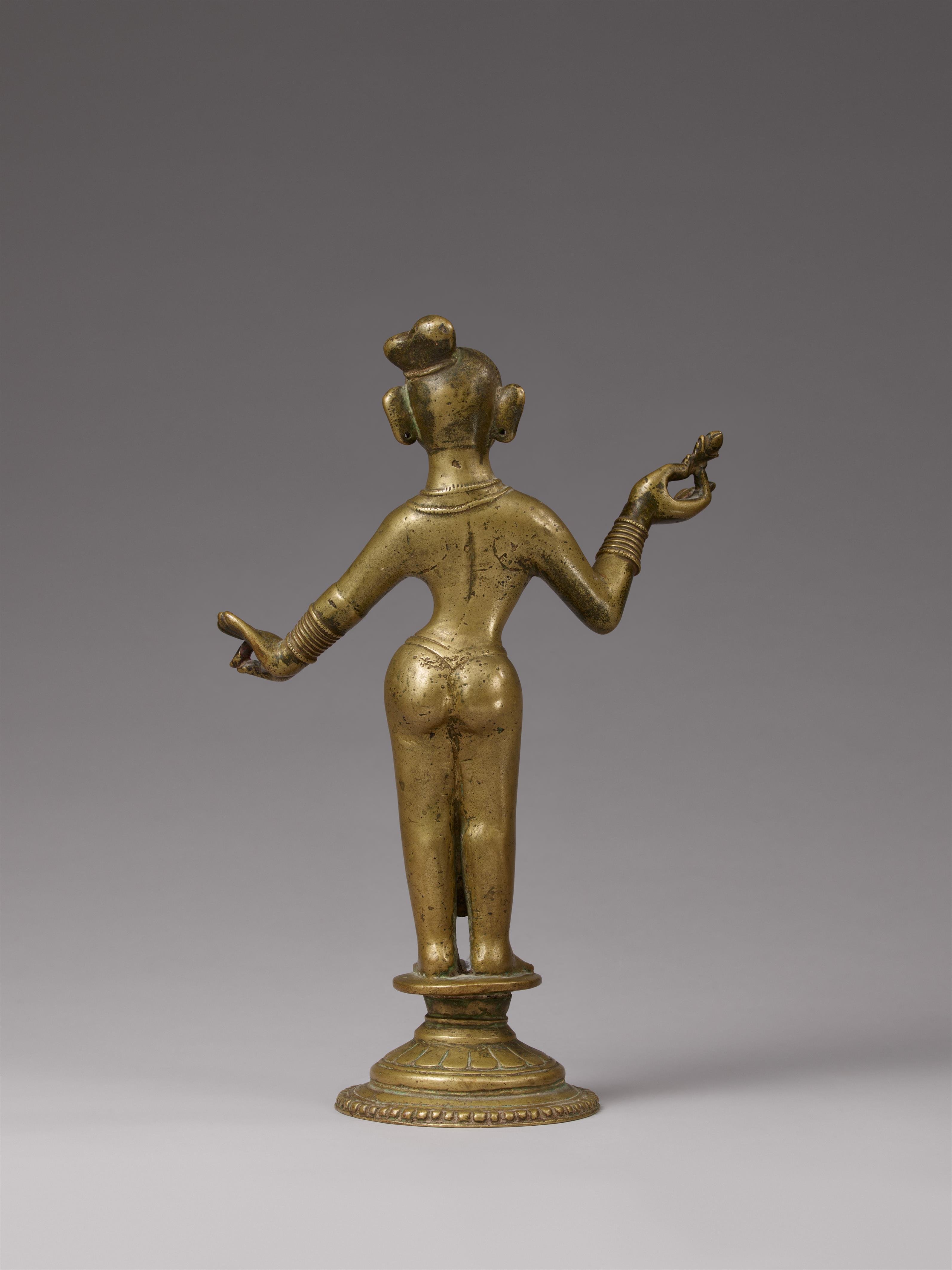 An Orissa copper alloy figure of Radha. Eastern India. Probably 19th century - image-2