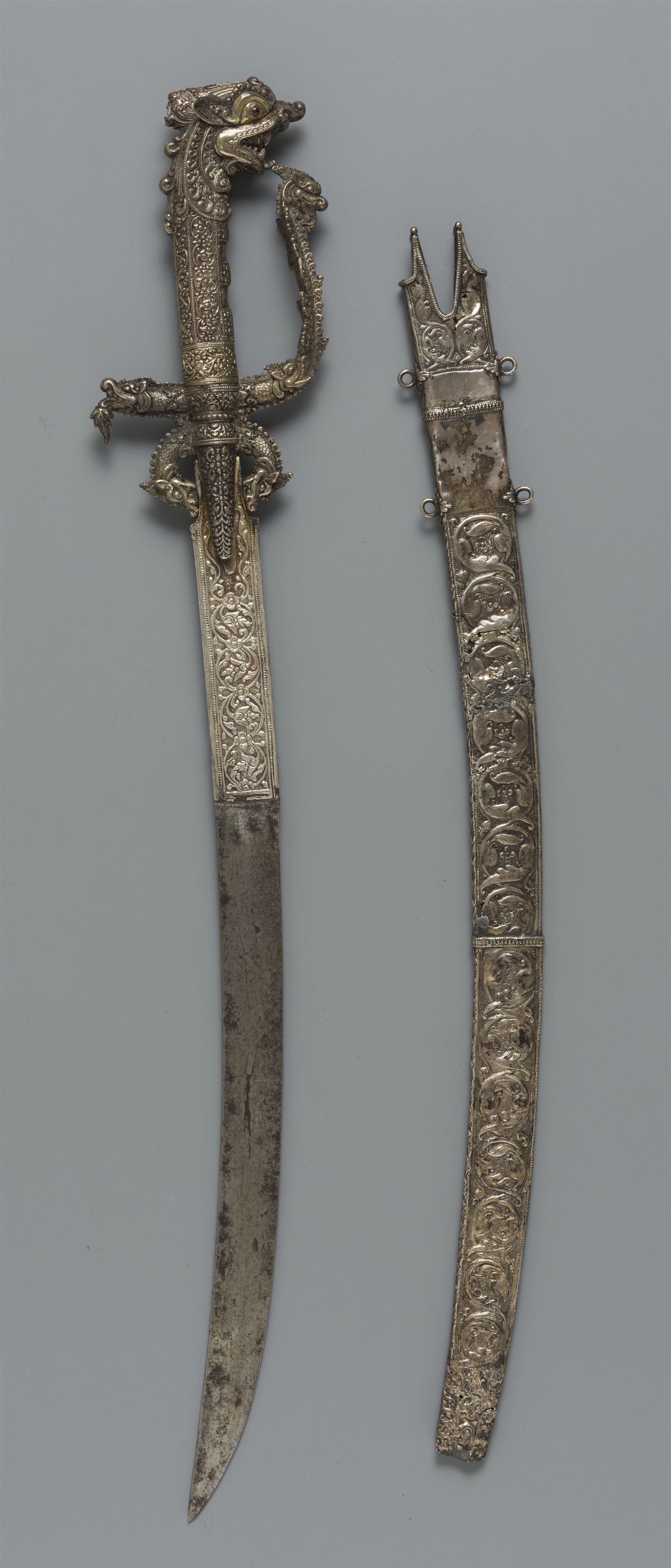 A Kandyan silver sword and scabbard (kasthane). Sri Lanka. Kandy period, 19th century - image-2