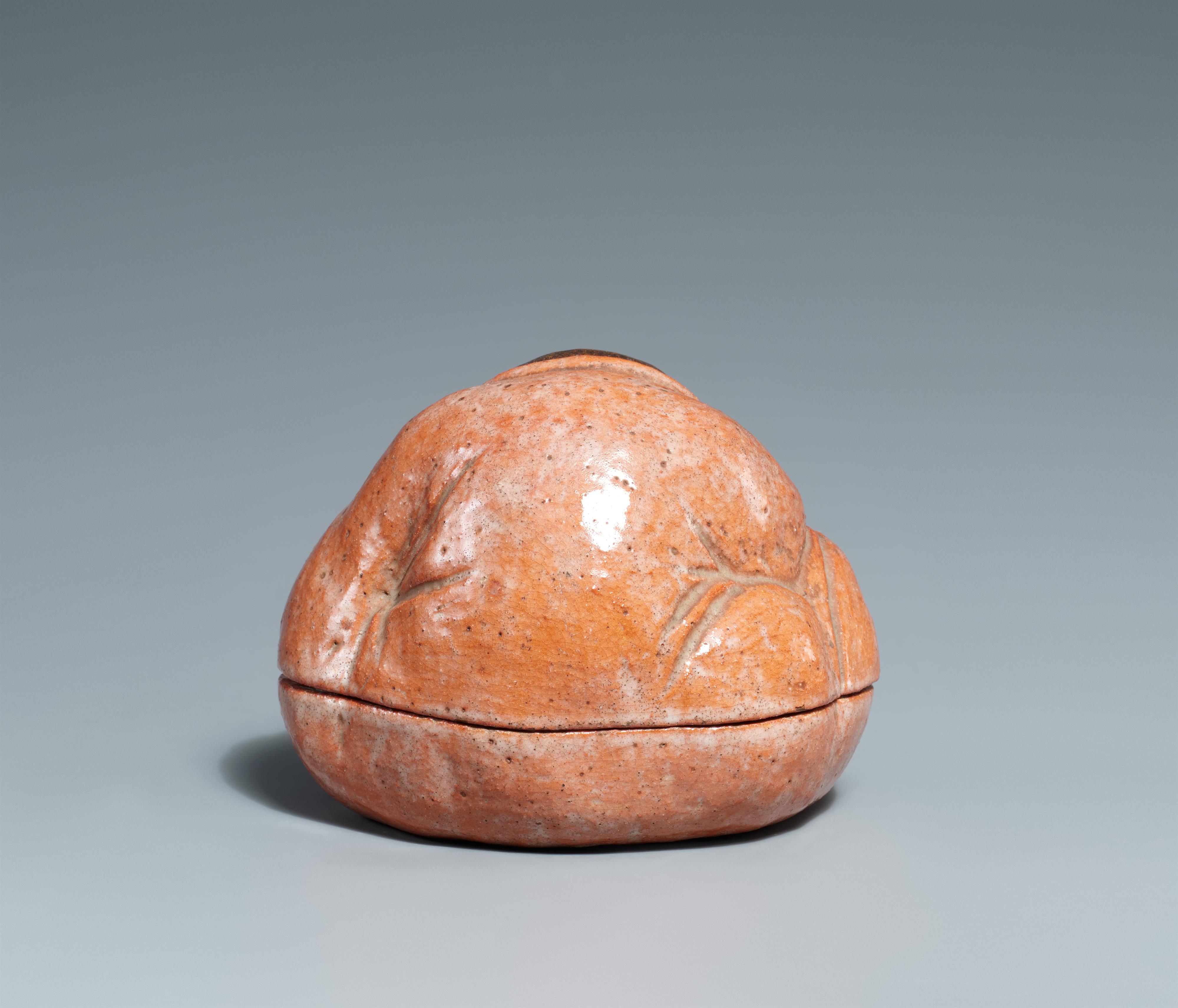 A Raku incense container (kôgô). Probably Kyoto. 20th century - image-2