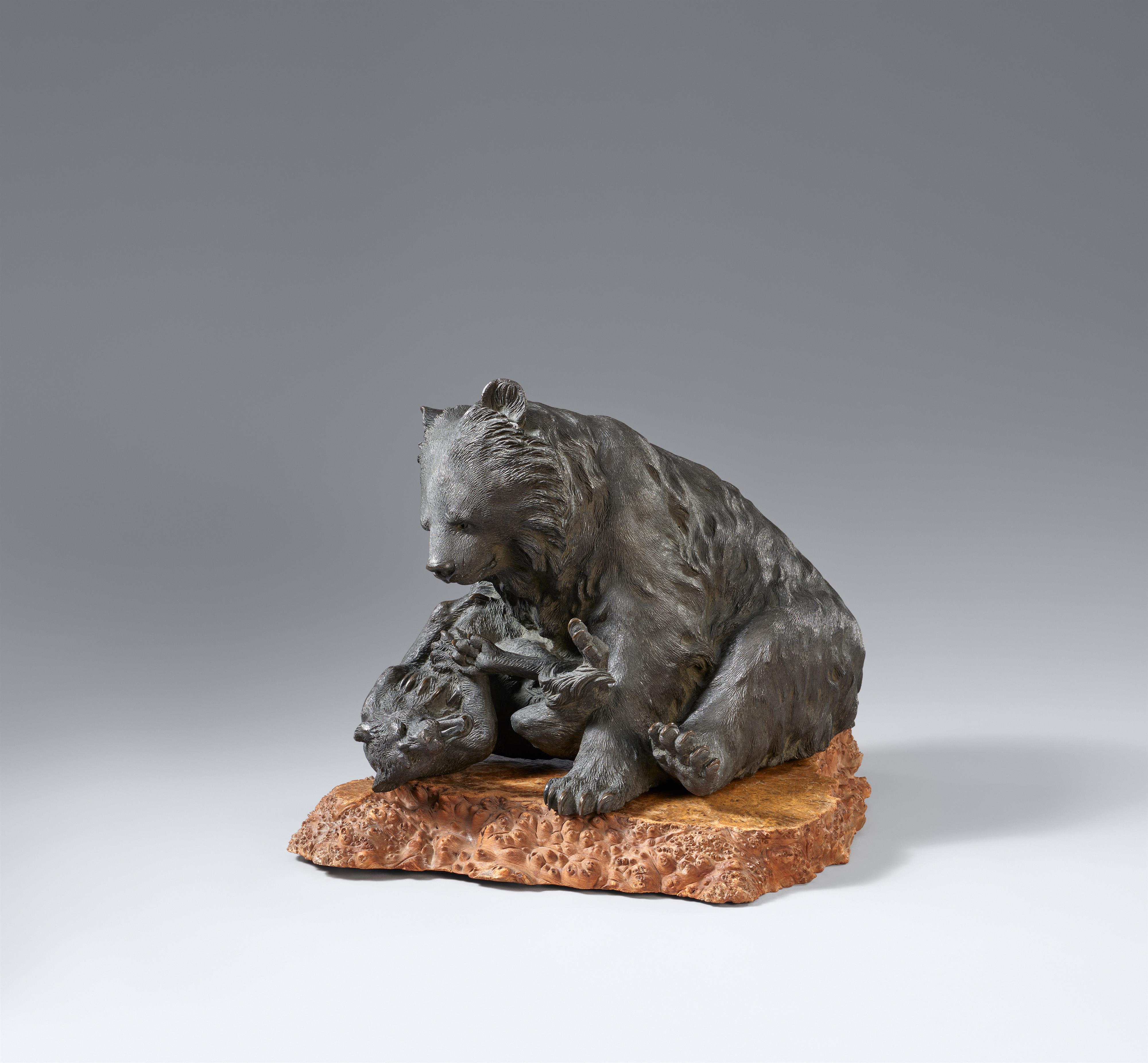 A bronze okimono of a bear and a wolf. Late 19th century - image-1