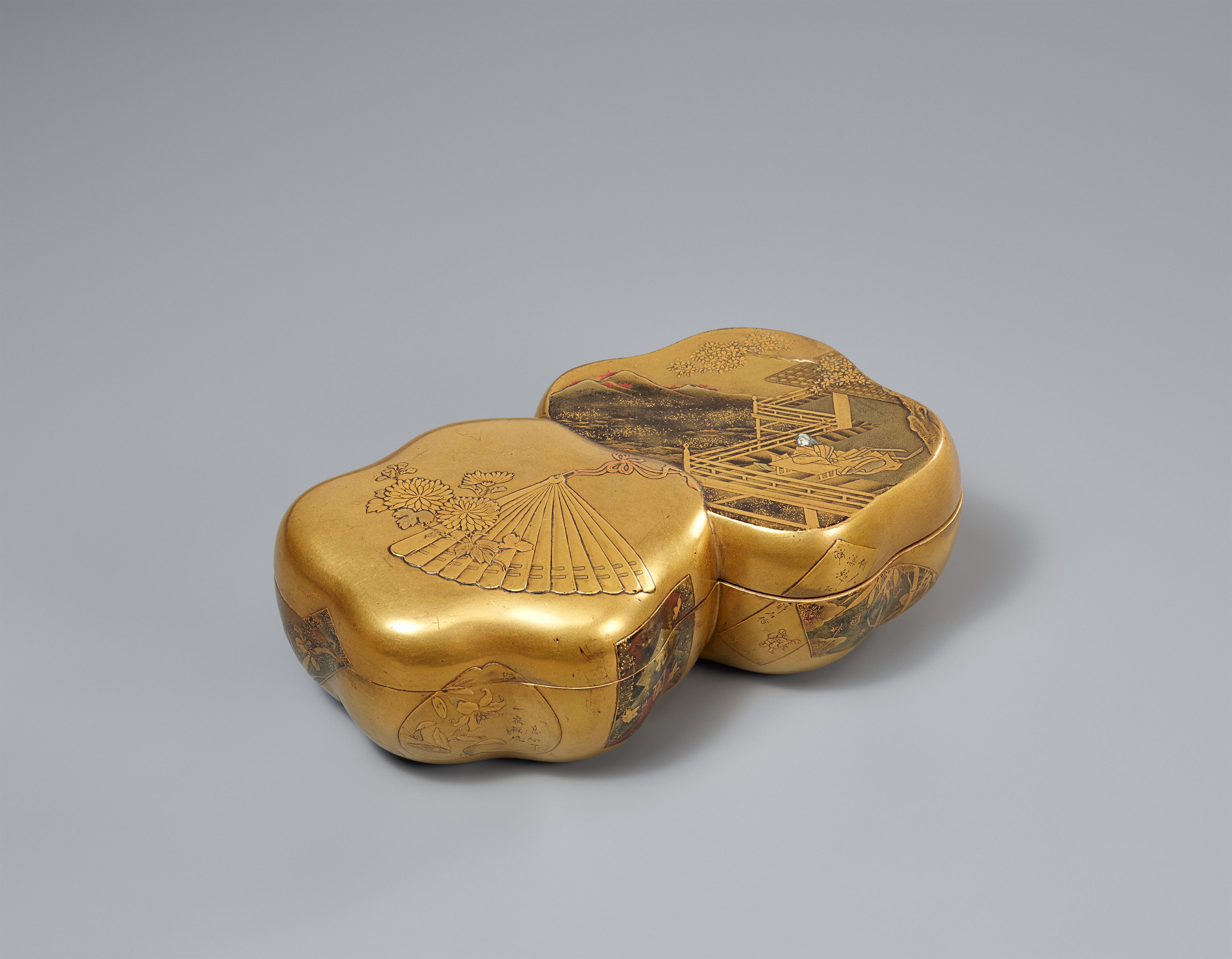 A gold lacquer lidded box. 19th century - image-1