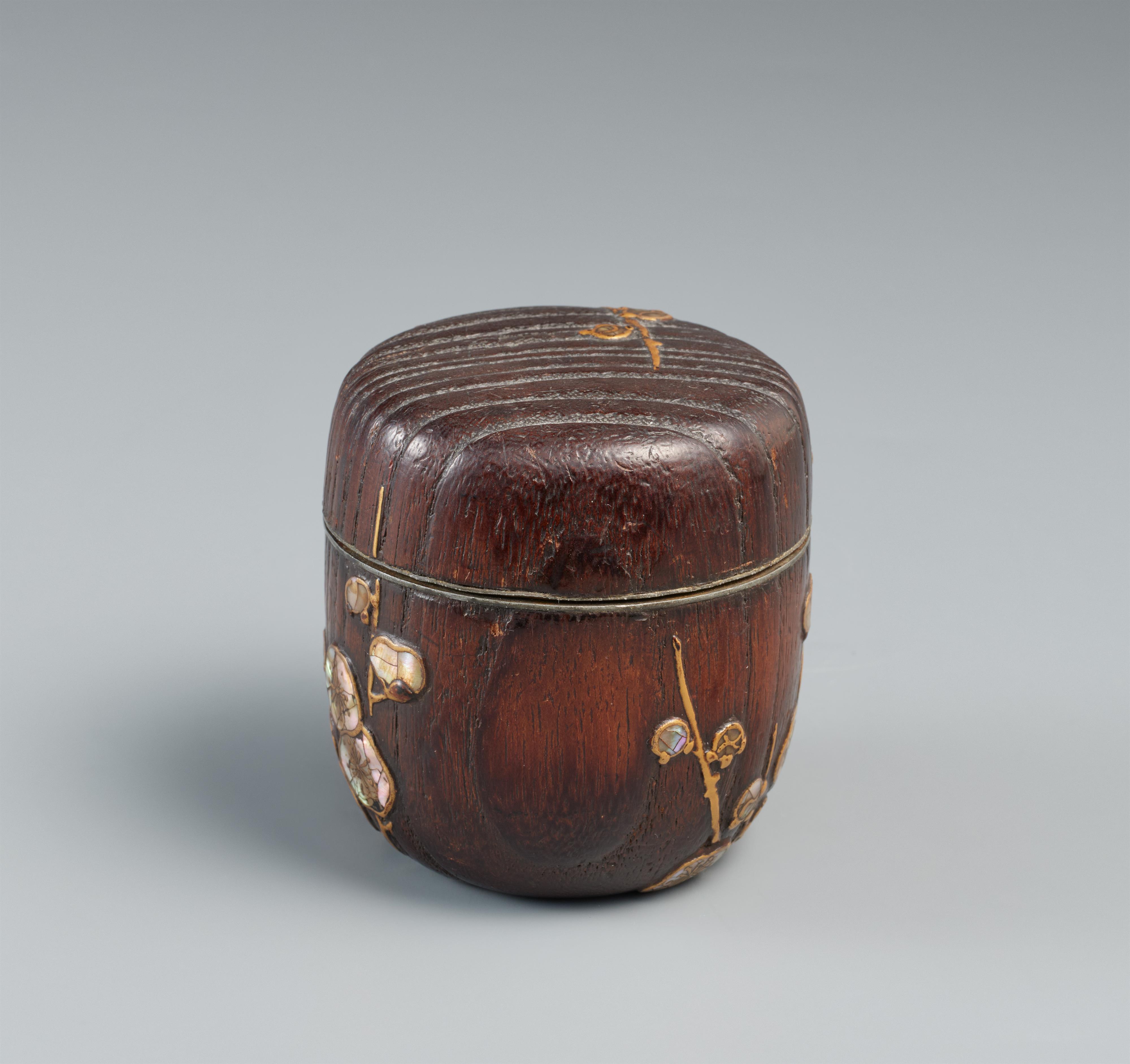 A rinpa-style kiri wood natsume. 18th/19th century - image-2