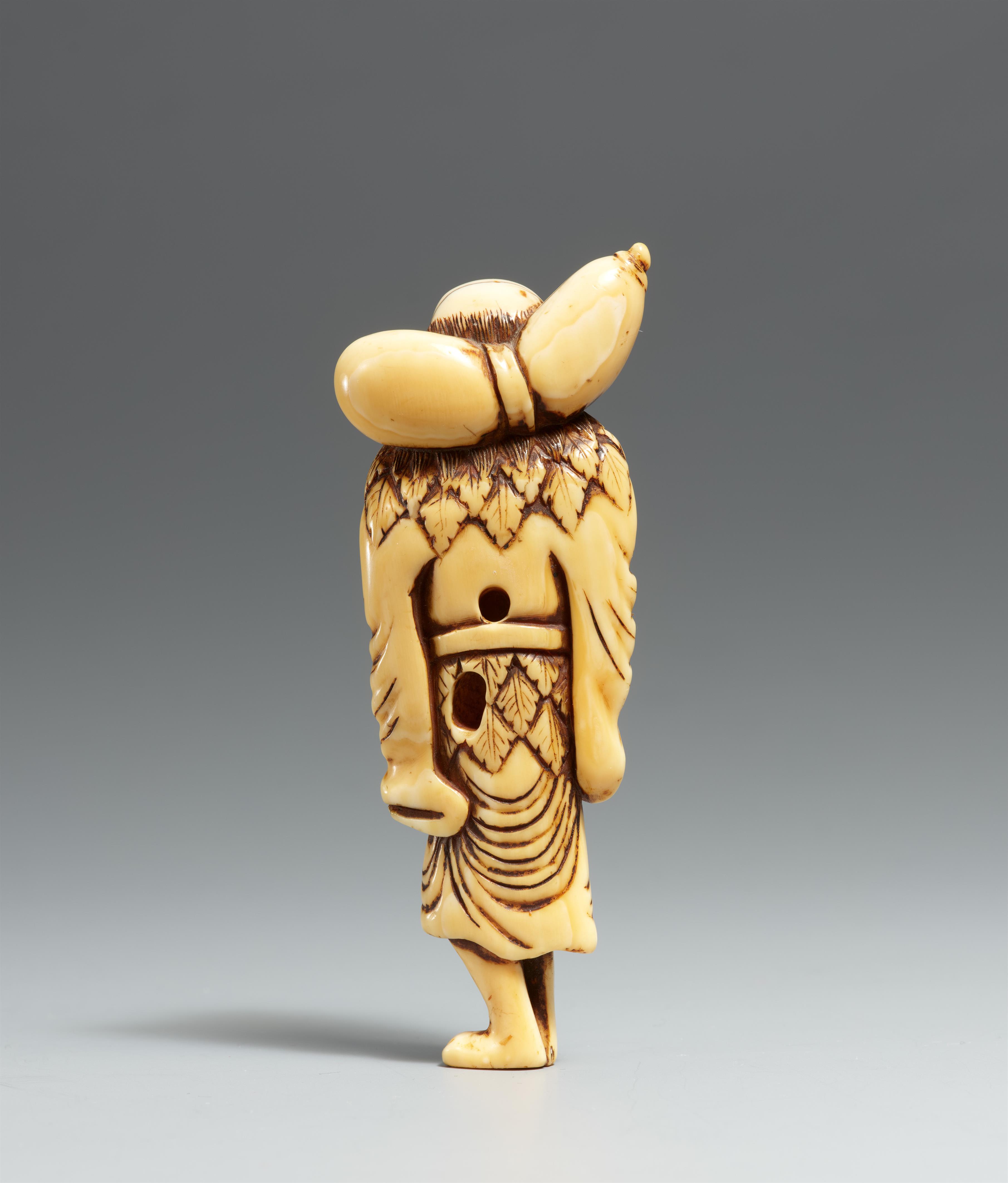 An ivory netsuke of a tall sennin. 18th century - image-2