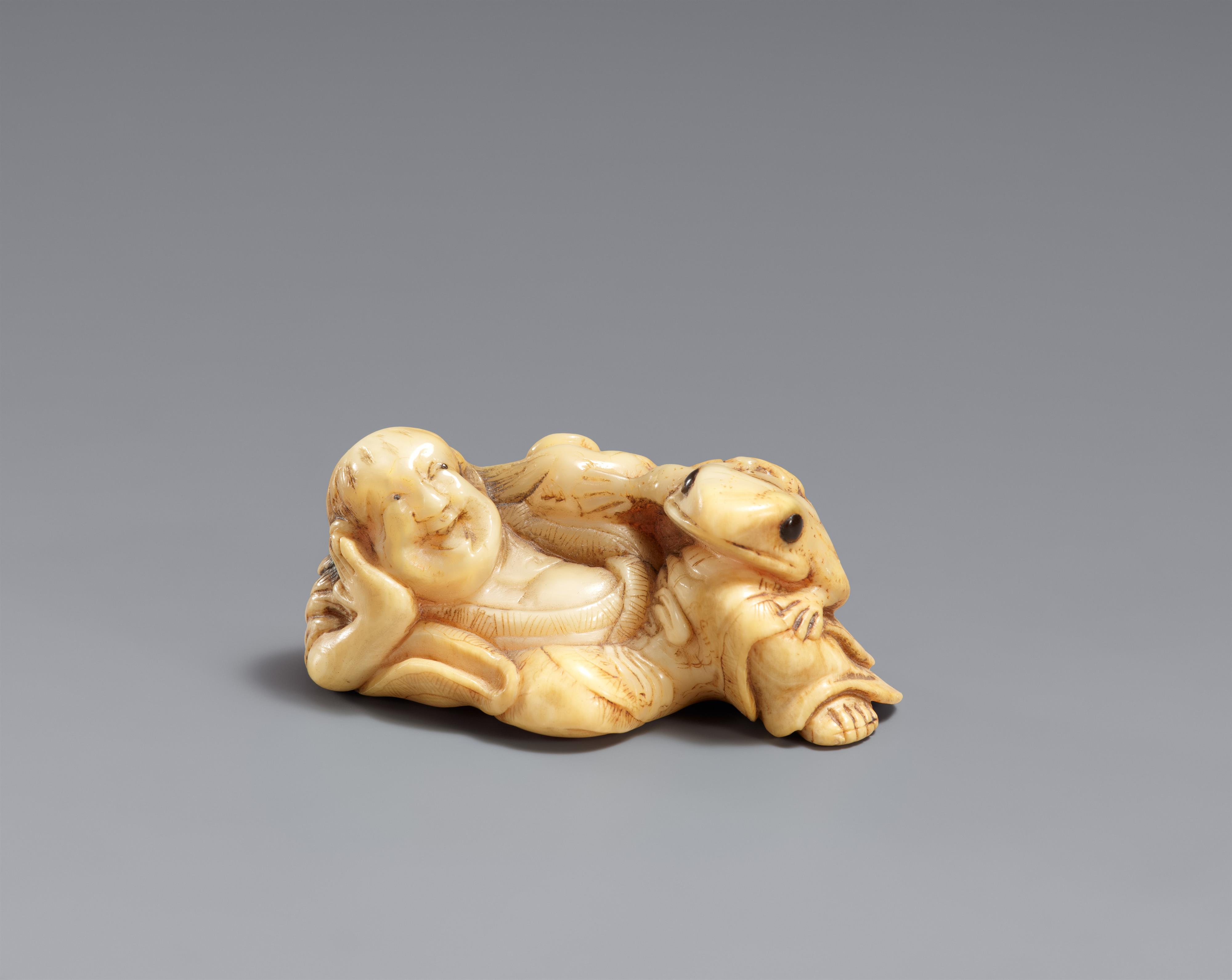 A marine ivory netsuke of a Gama Sennin. 19th century - image-1