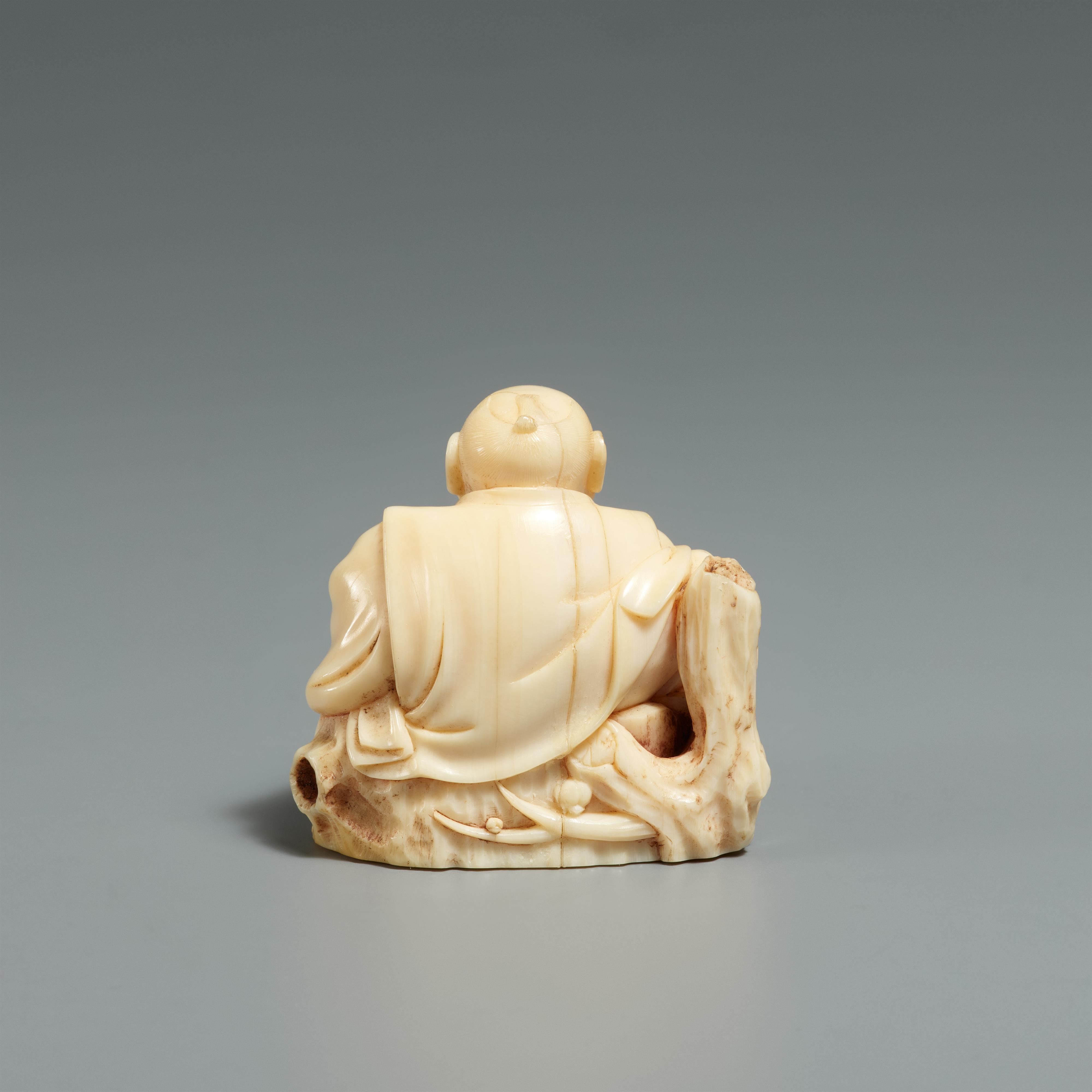 An ivory netsuke of Hansaka Jijii. Second half 19th century - image-2