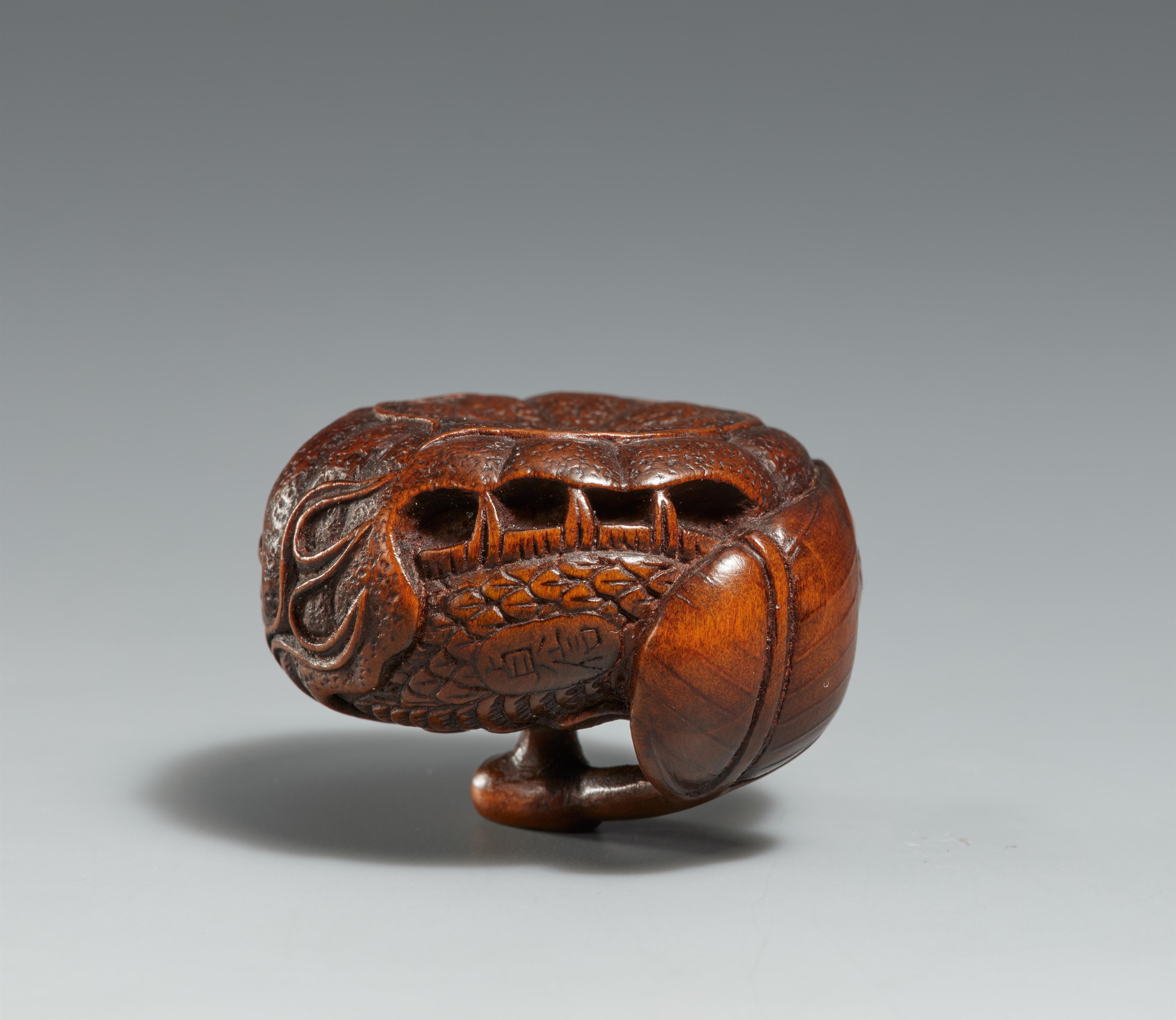 A boxwood netsuke of a dragon inside a mikan. Tanba. Mid-19th century - image-2