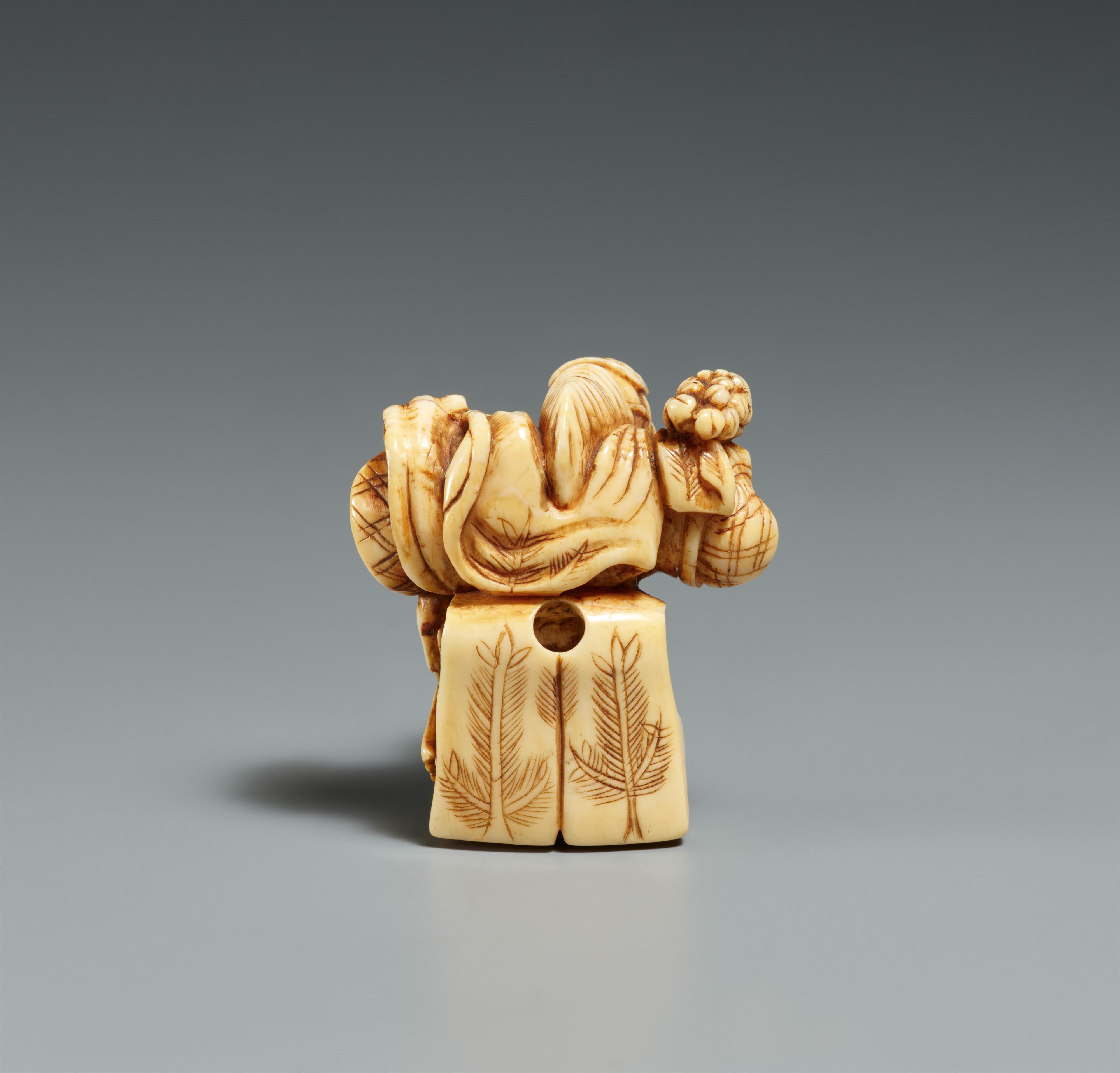 An ivory netsuke of a sanbasô dancer with mask and eboshi. 19th century - image-2