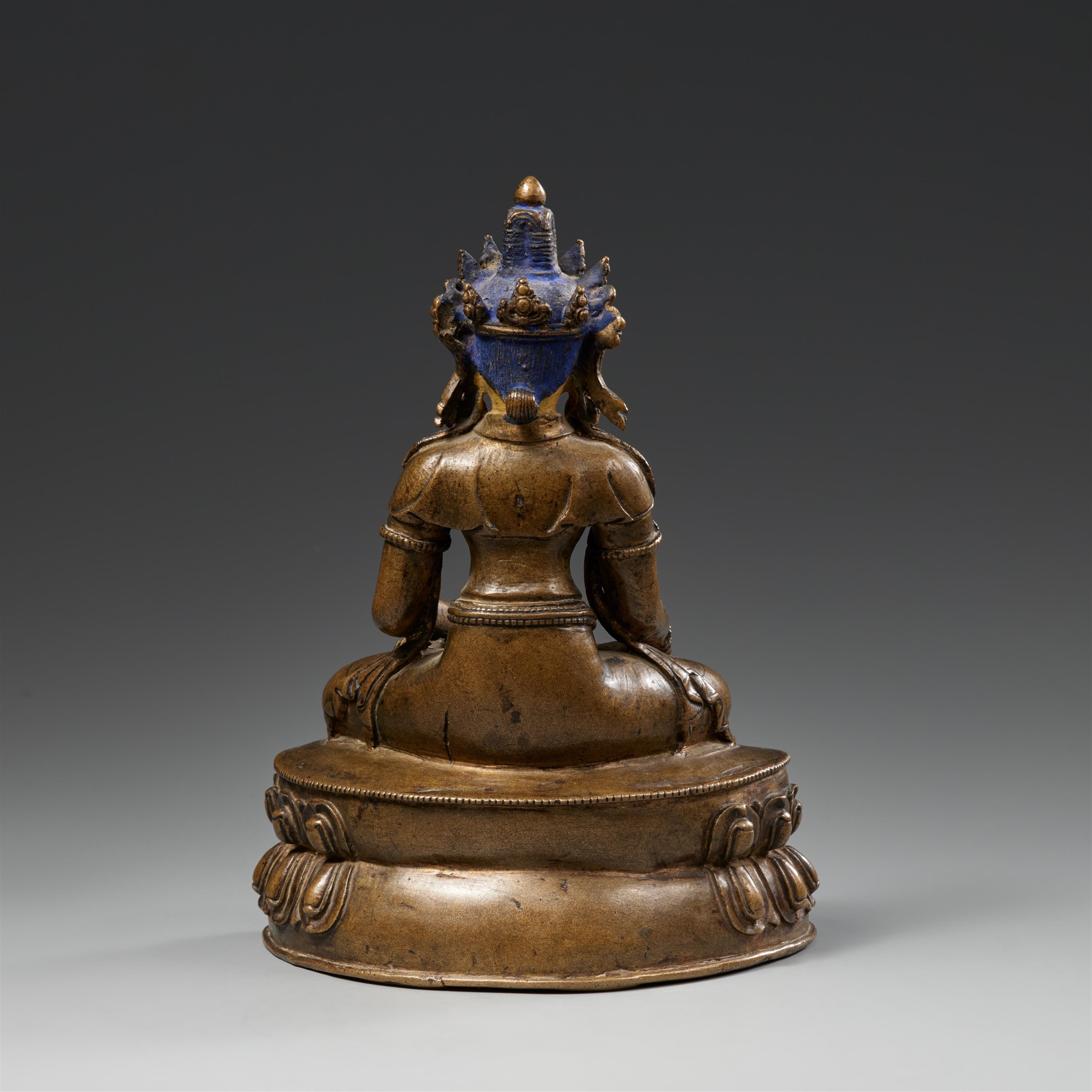 A yellowish bronze figure of Bodhisattva Avalokiteshvara. Possibly 16th century - image-2