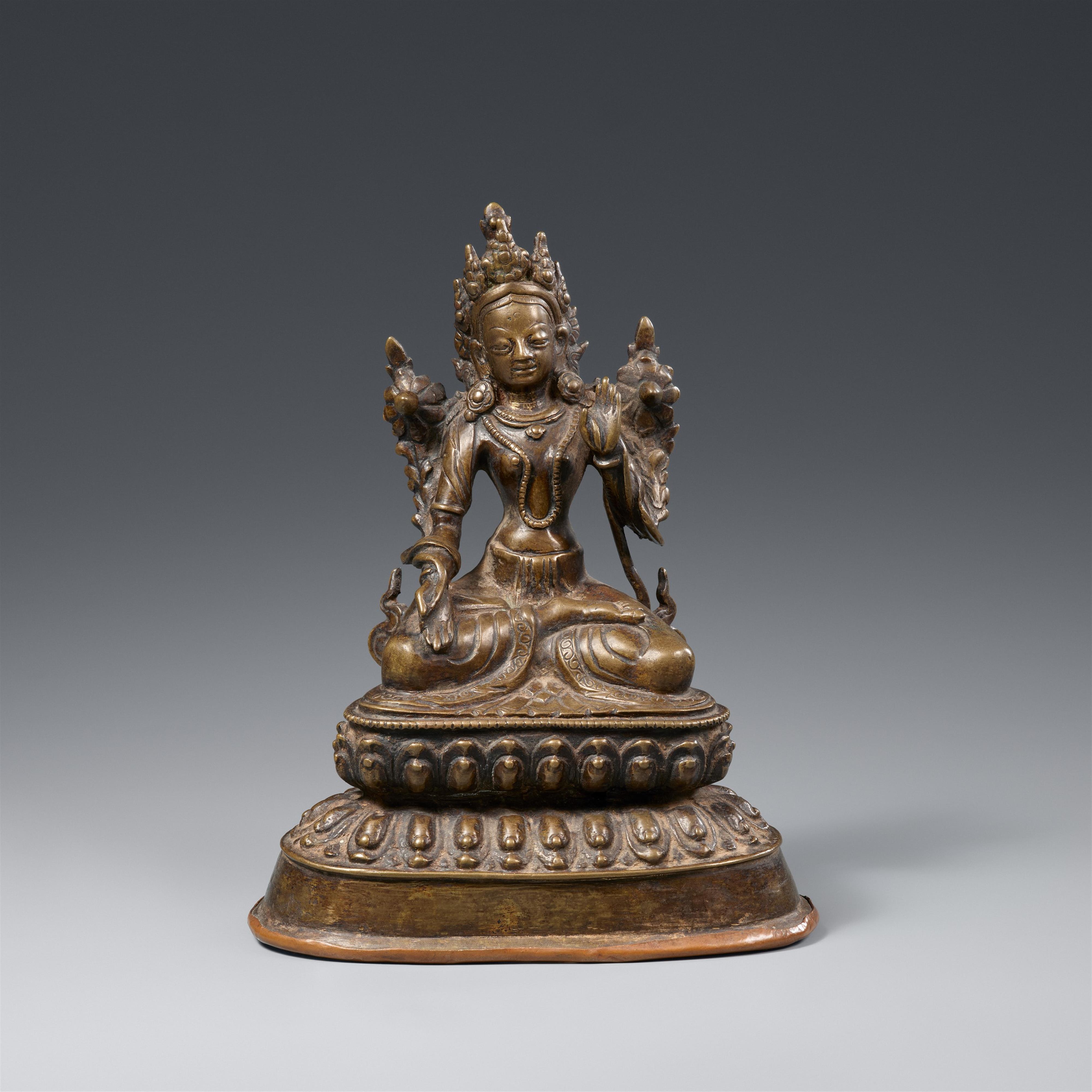 Grüne Tara (Shyamatara). Bronze. Nepal, 19. Jh. - image-1
