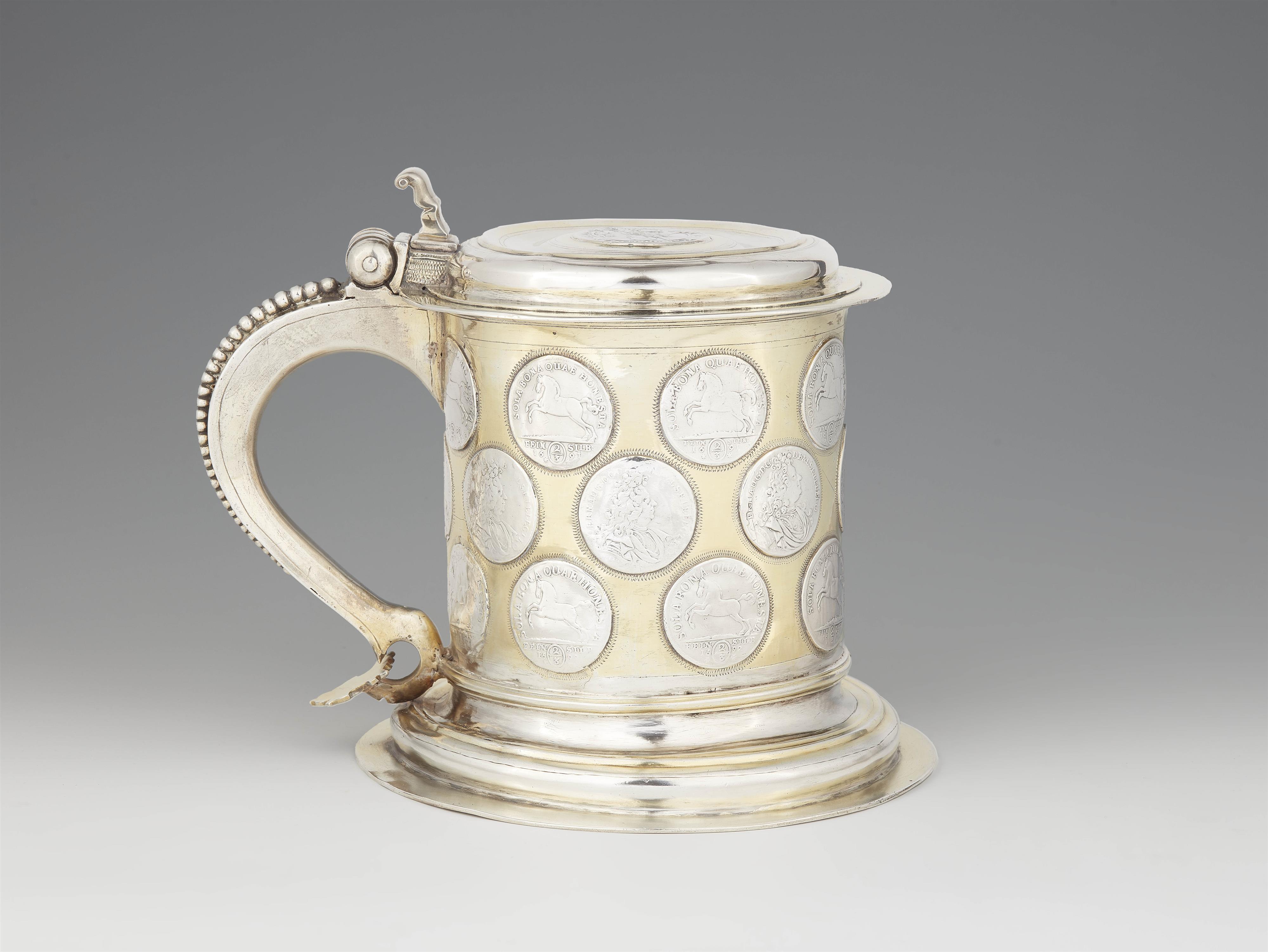 A Königsberg silver gilt coin-set tankard - image-2