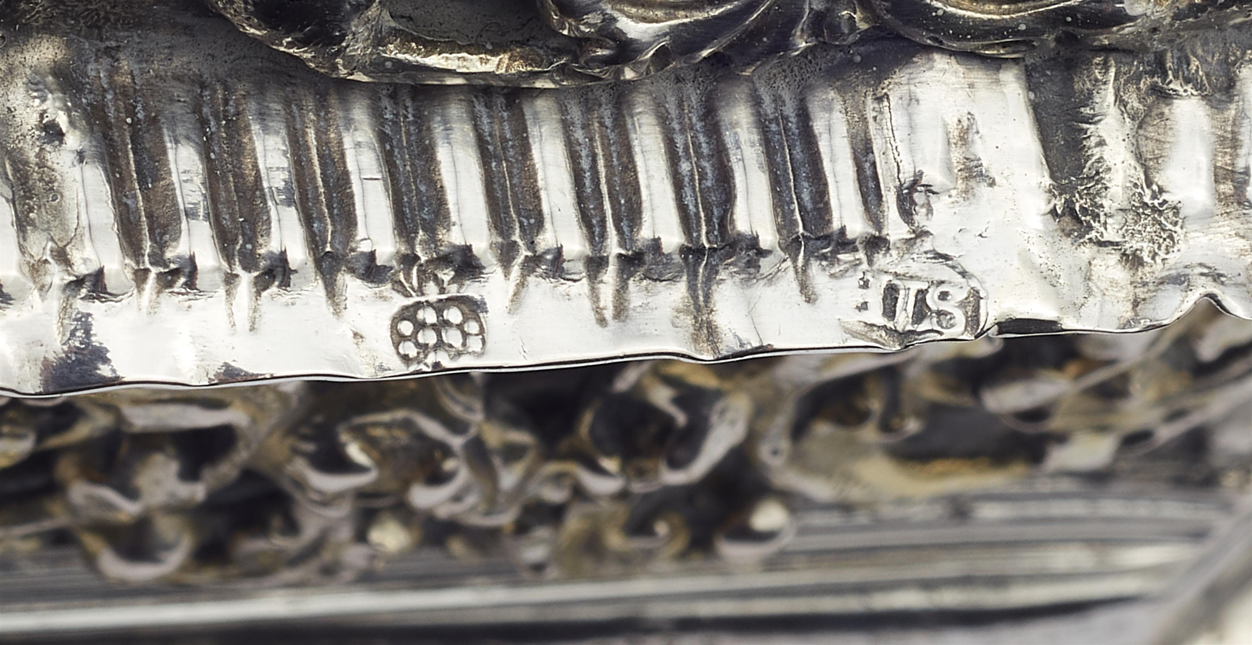 A silver gilt Augsburg Baroque casket - image-2