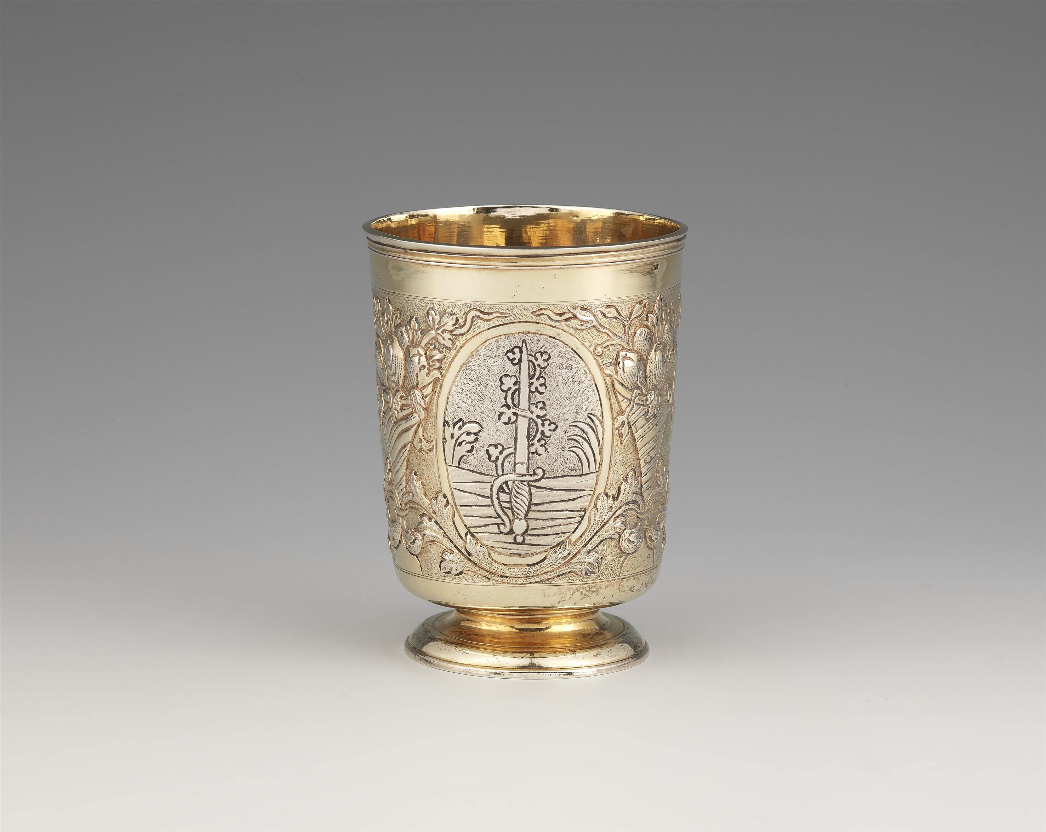 A Hamburg silver beaker with emblems - image-2