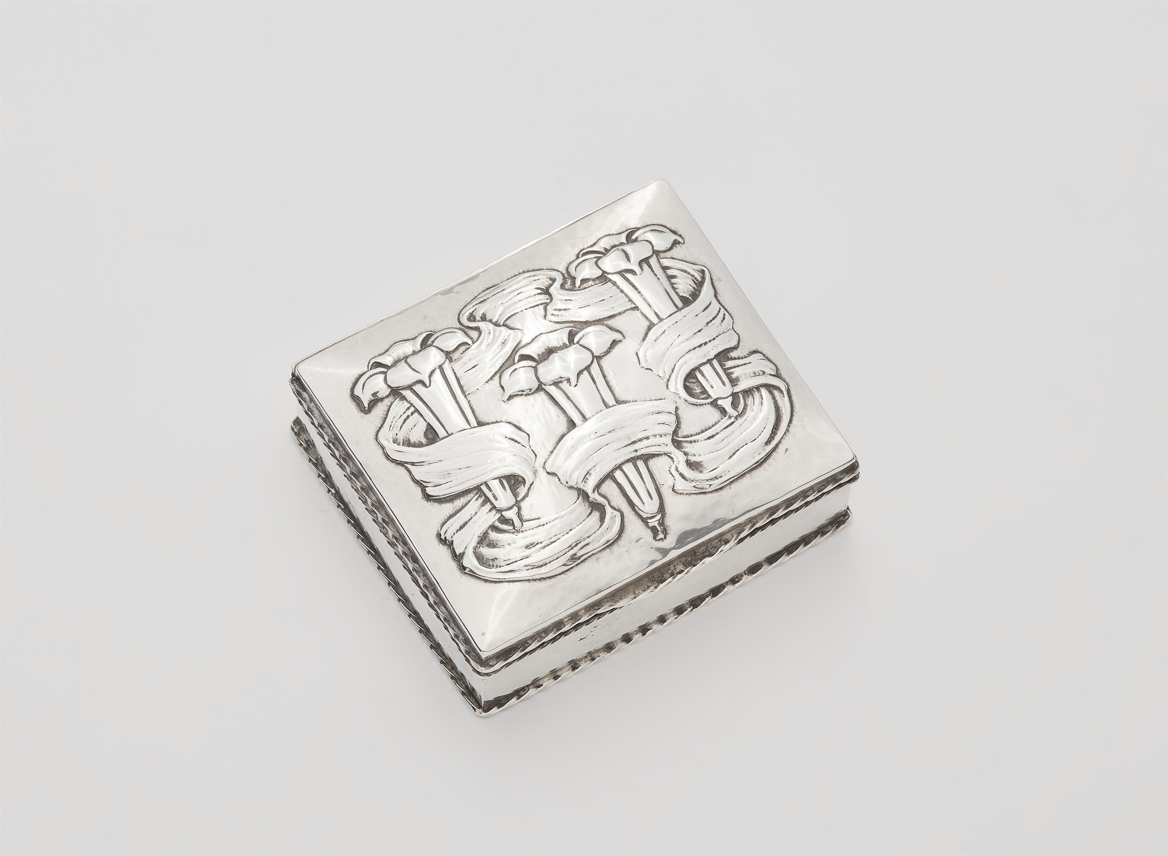 An Arts and Crafts silver box - image-1