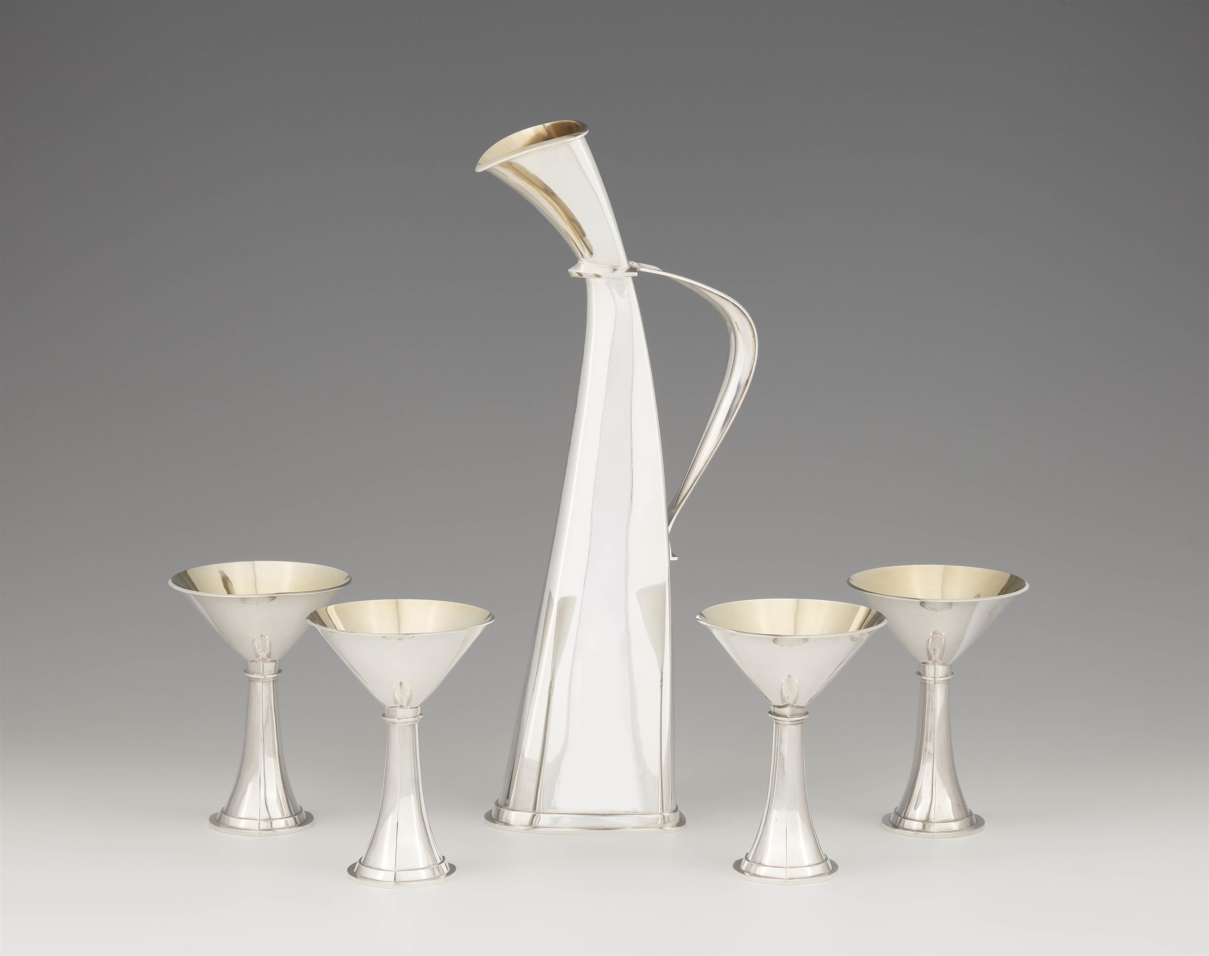 A Mid-Century silver cocktail set - image-1