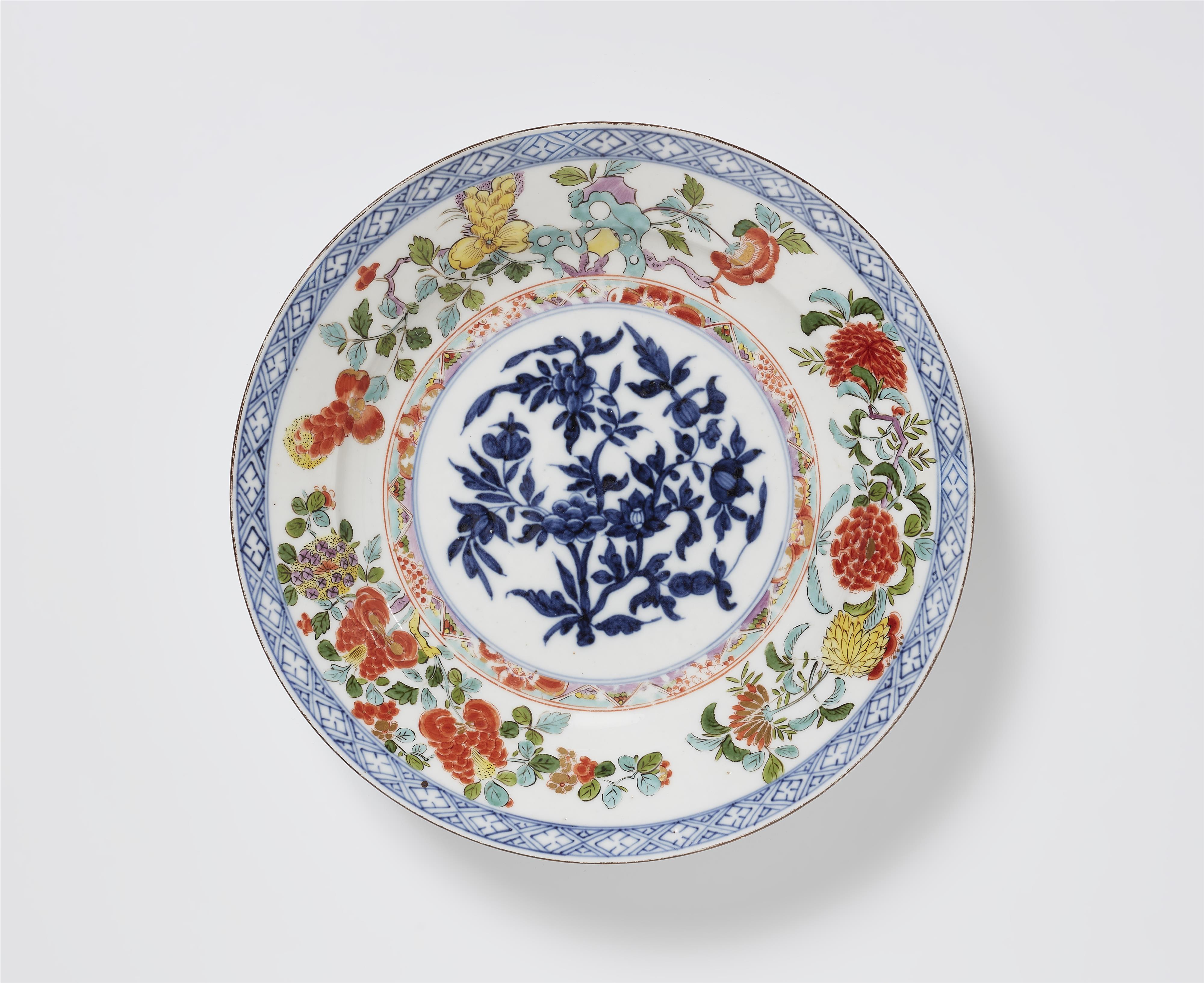 A rare Meissen porcelain saucer with famille verte decor - image-1