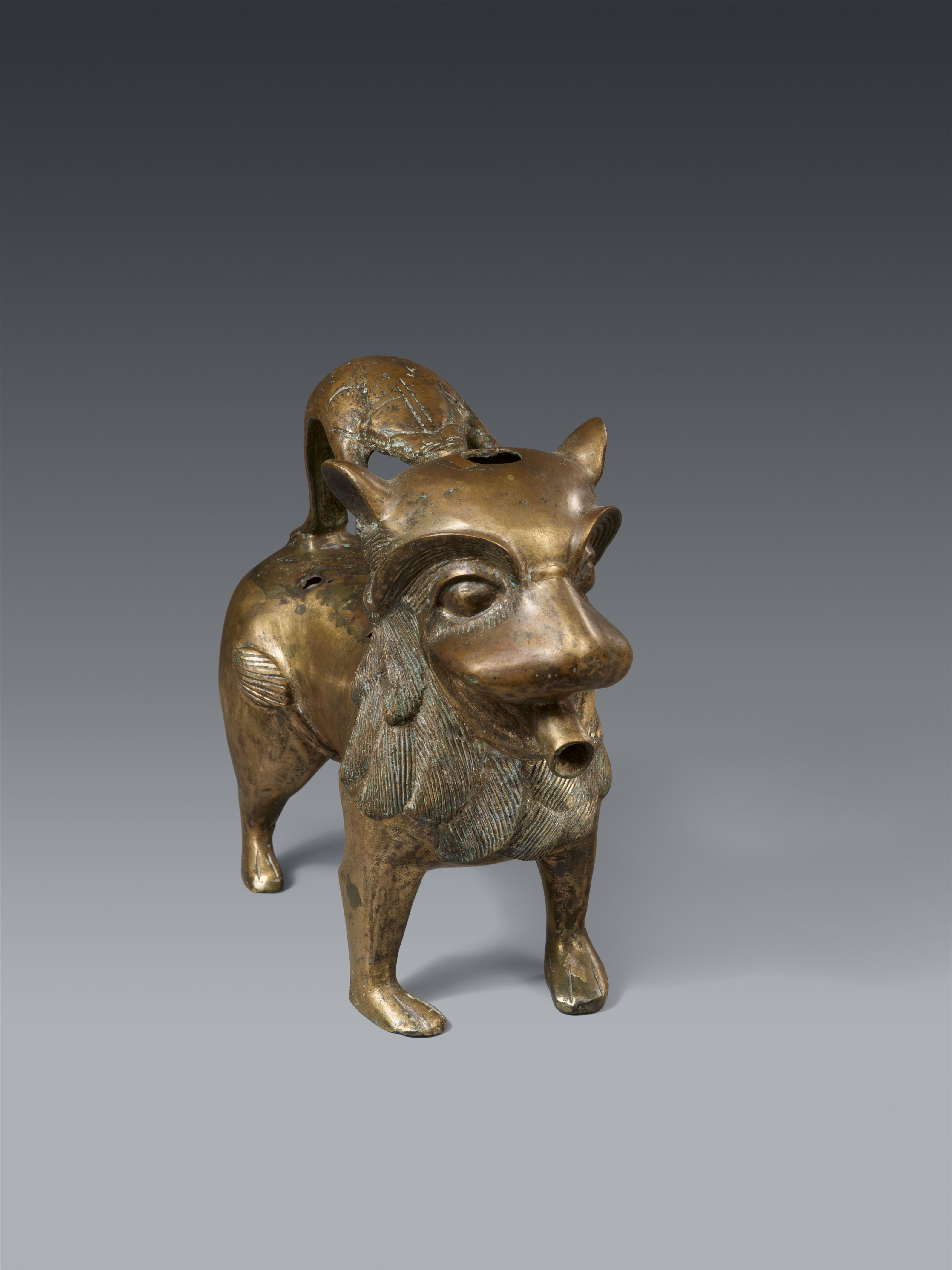 North German ca. 1200 - A North German bronze aquamanile, around 1200 - image-3