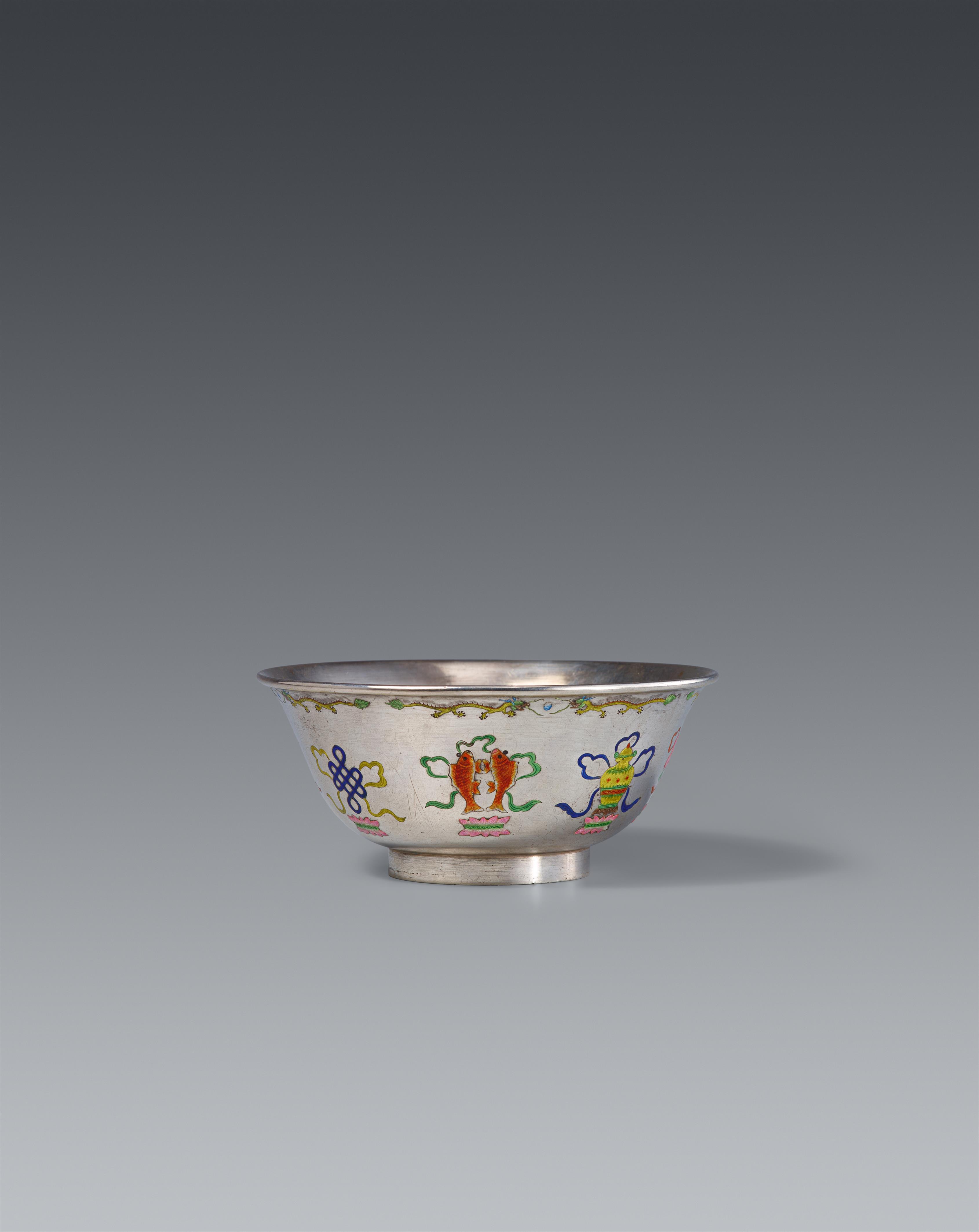 A small silver and enamel bowl. Peking. 1928-1949 - image-1