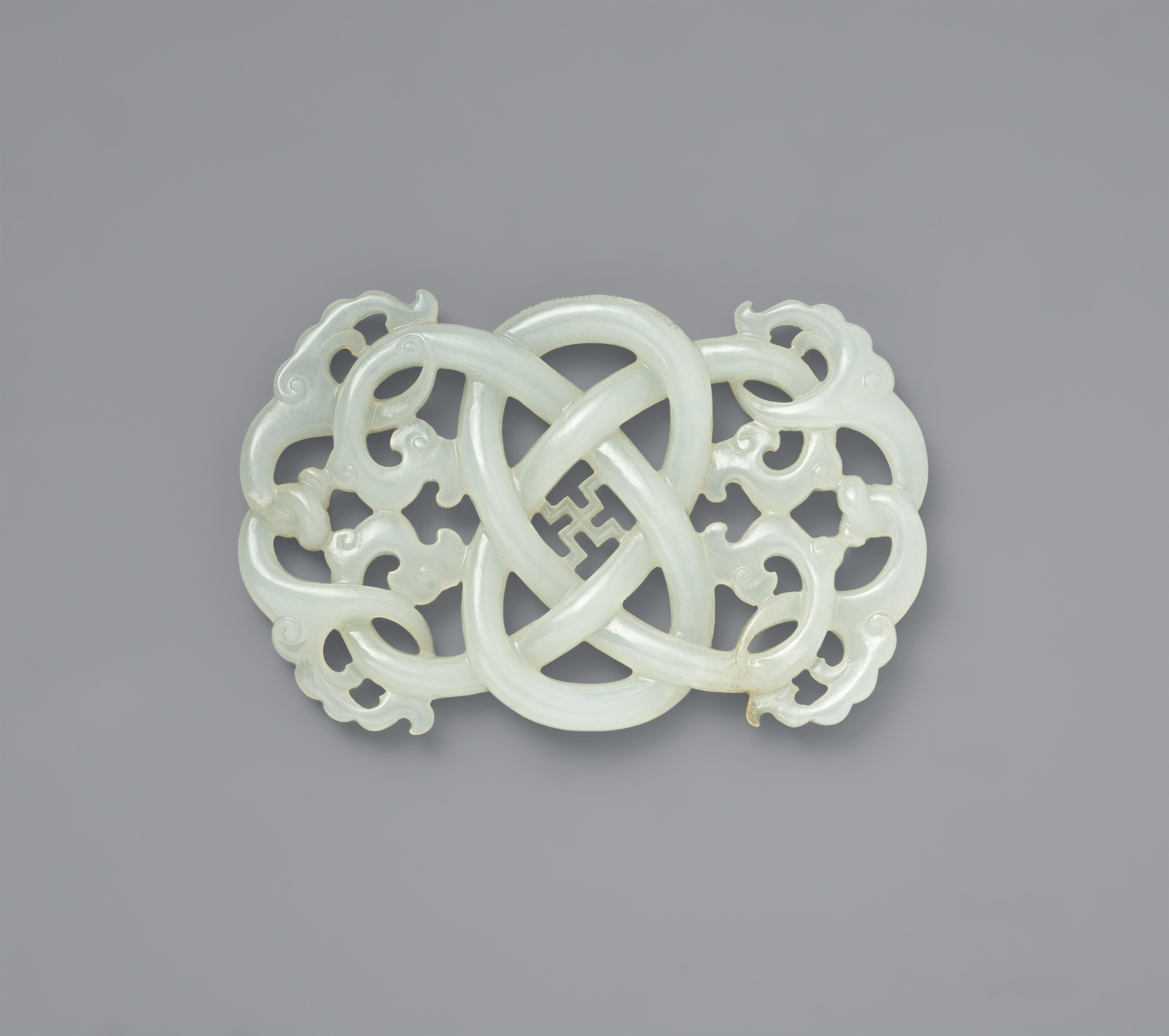 A whitish jade pendant. 18th/19th century - image-1