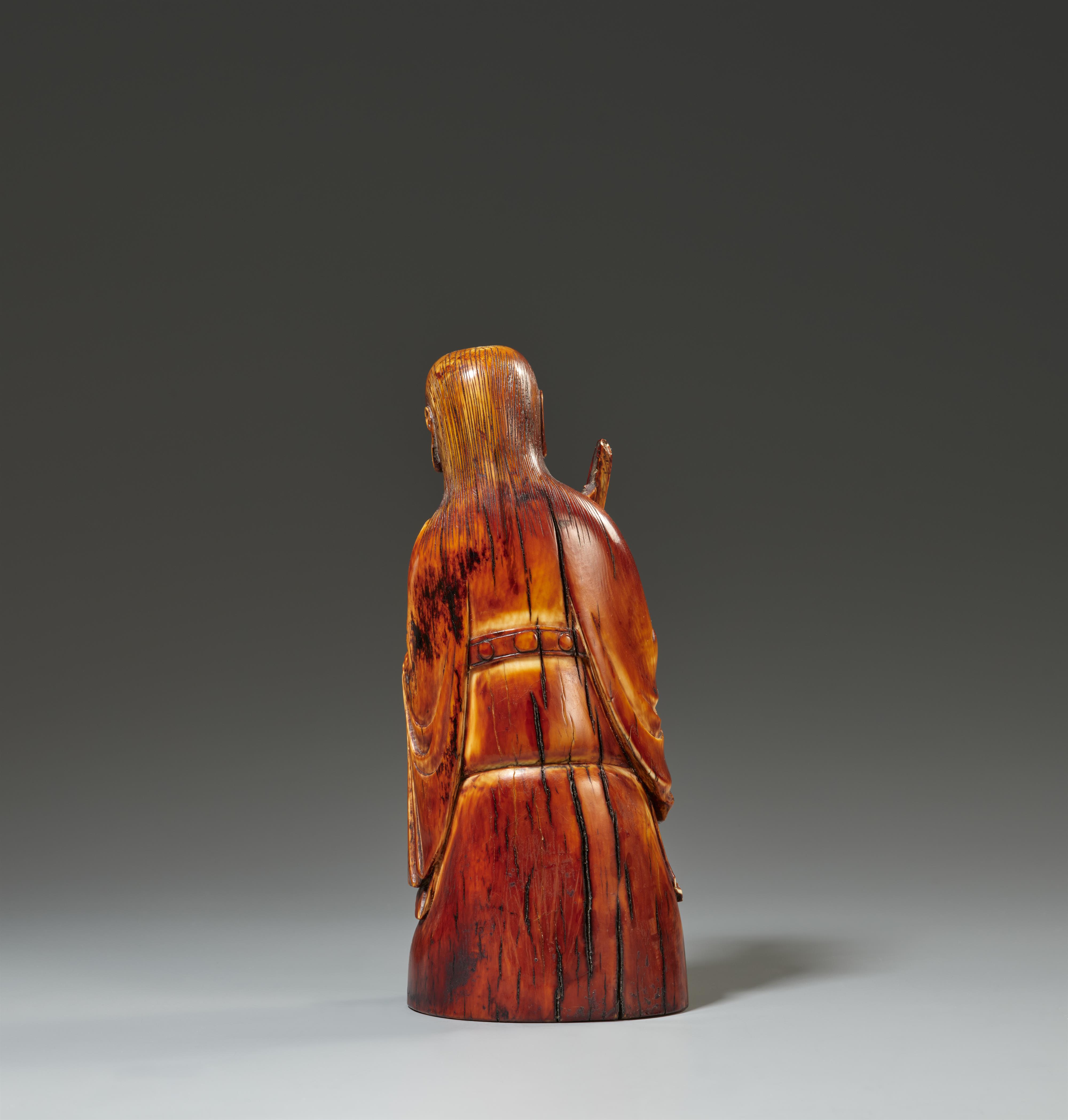 An ivory figure of Zhenwu. Ming dynasty, 16th/17th century - image-2