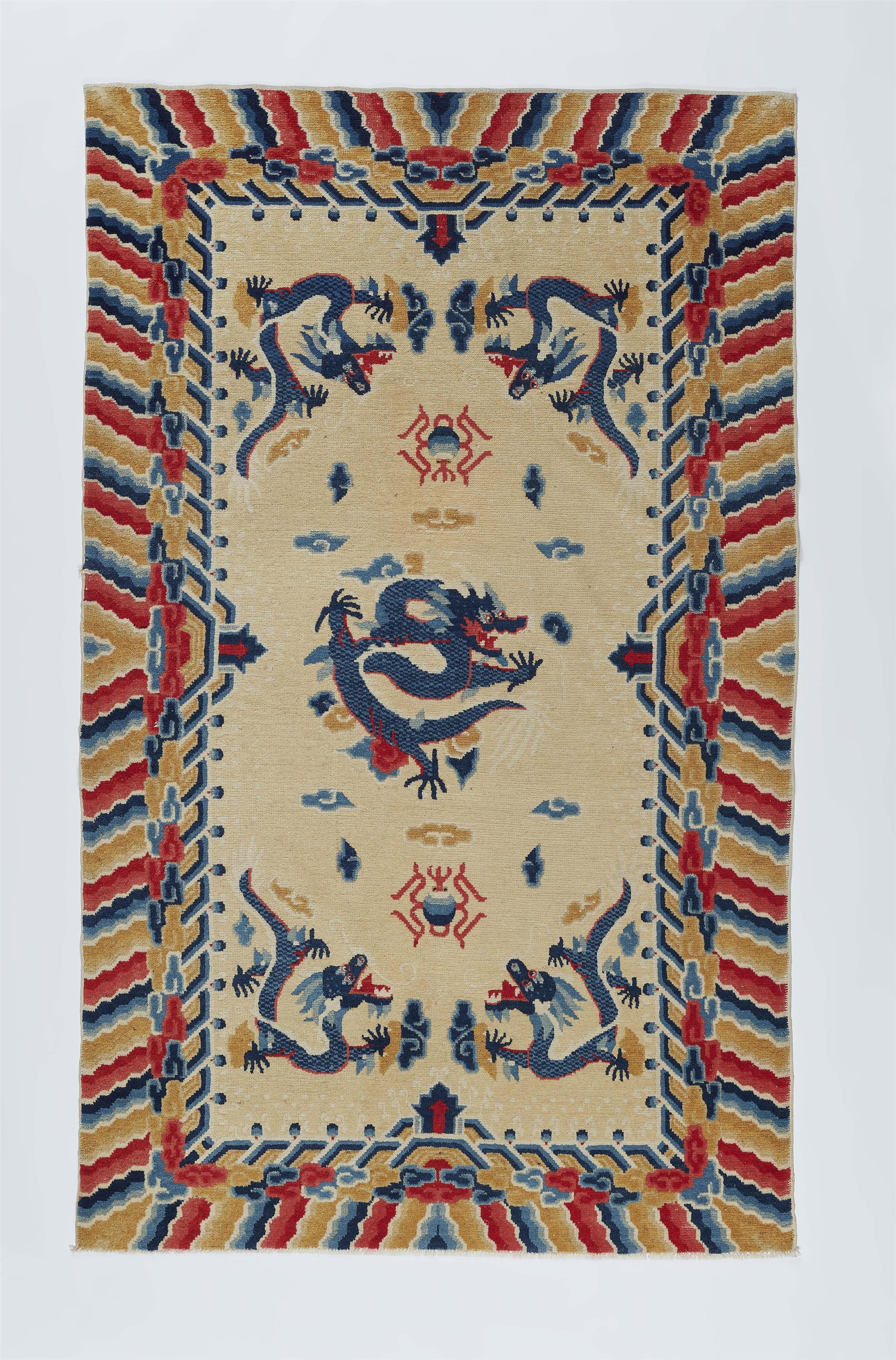 A wool Ningxia carpet. Early 20th century - image-1