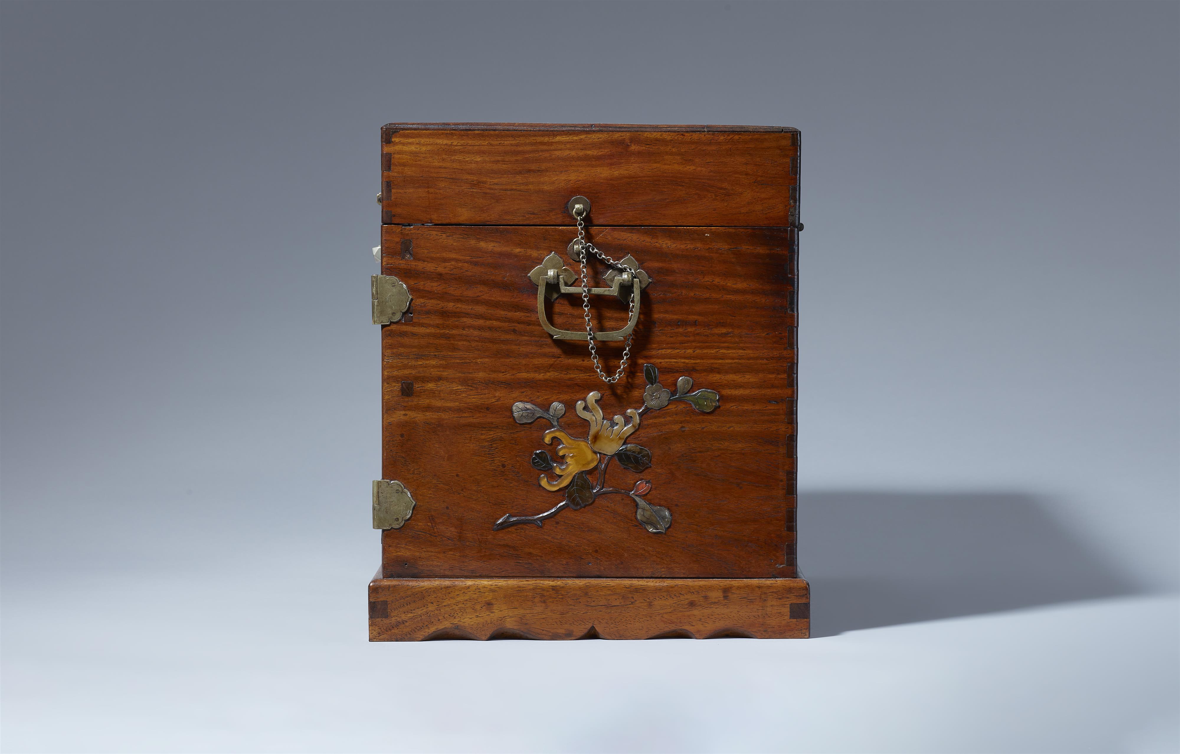 An inlaid huanghuali wood seal chest. 17th century - image-4