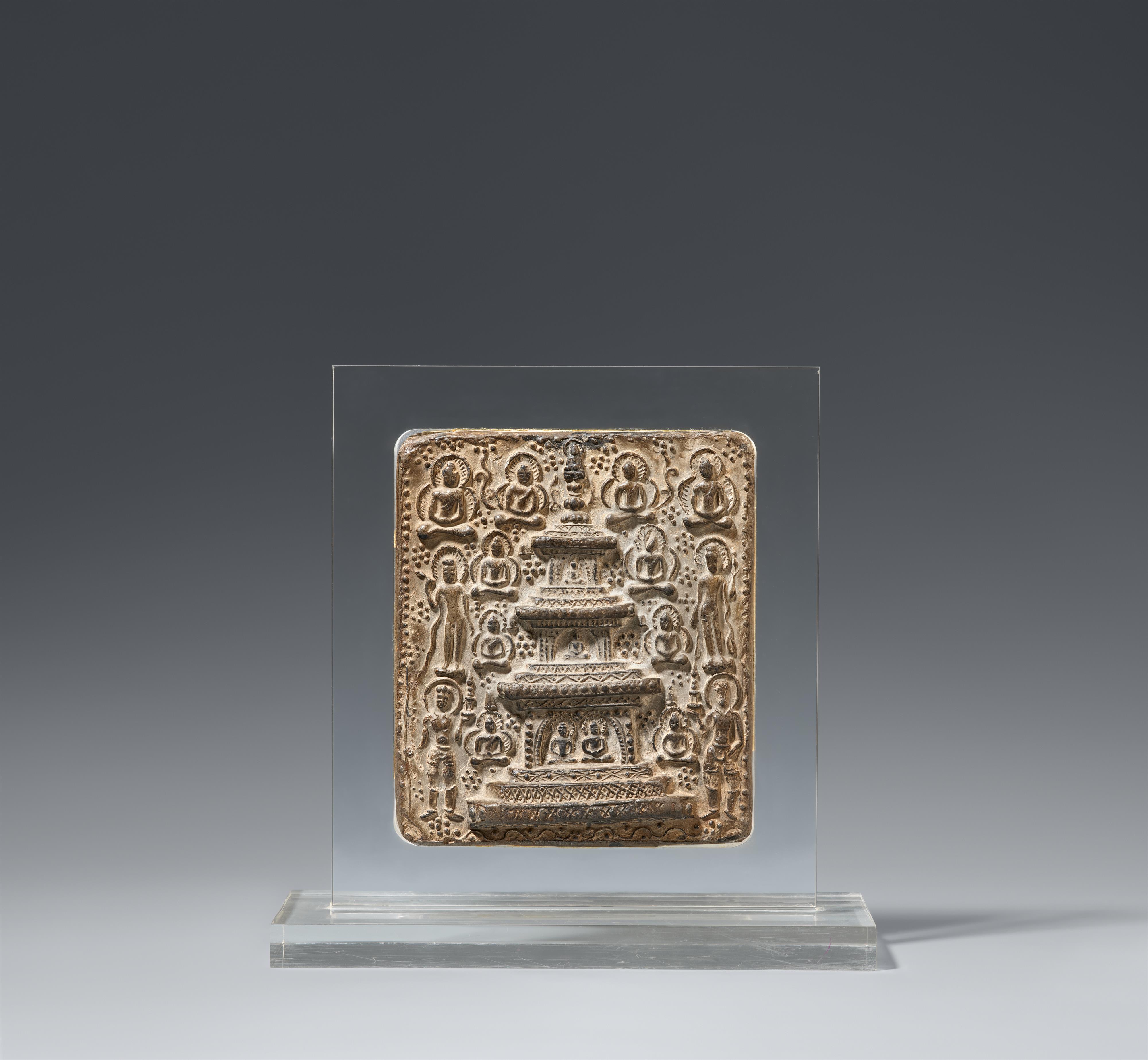 A rare Buddhist votive plaque. Tang dynasty, 7th century - image-1