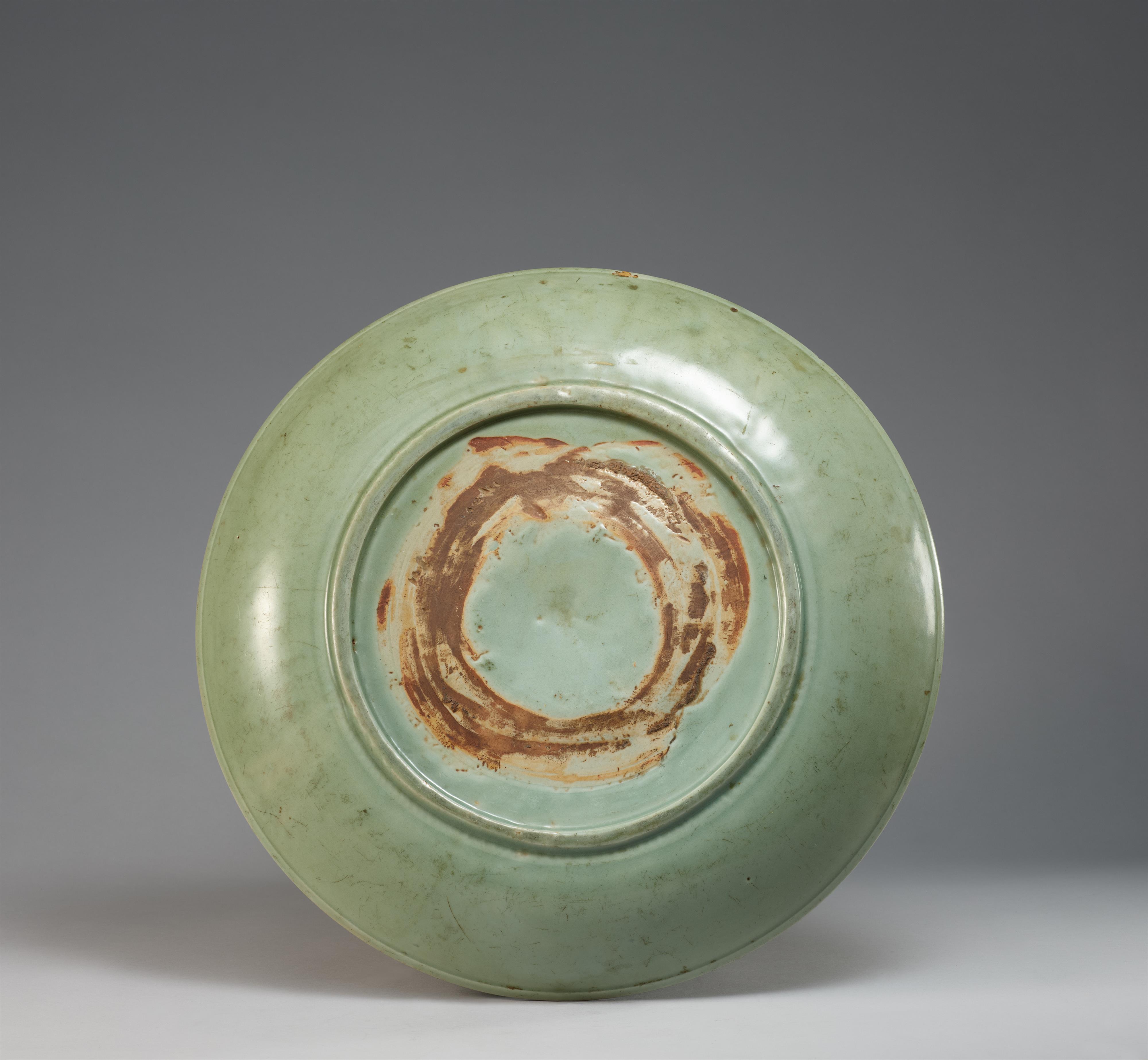 A very large celadon charger. Ming dynasty, 15th century - image-2