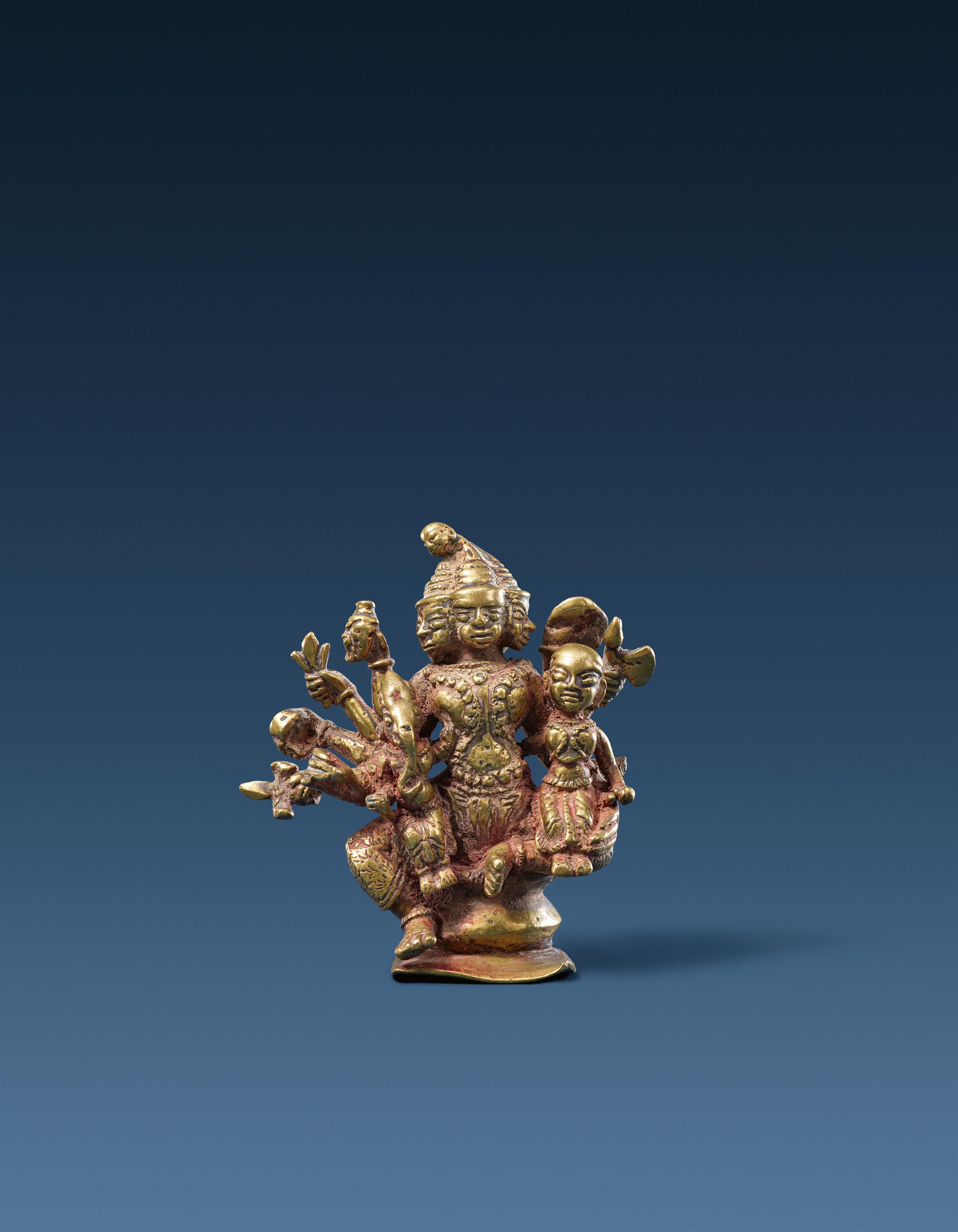 A Maharashtra copper alloy figure group of the ten-armed Shiva, Parvati and Ganesha. Central India. Early 18th century - image-1