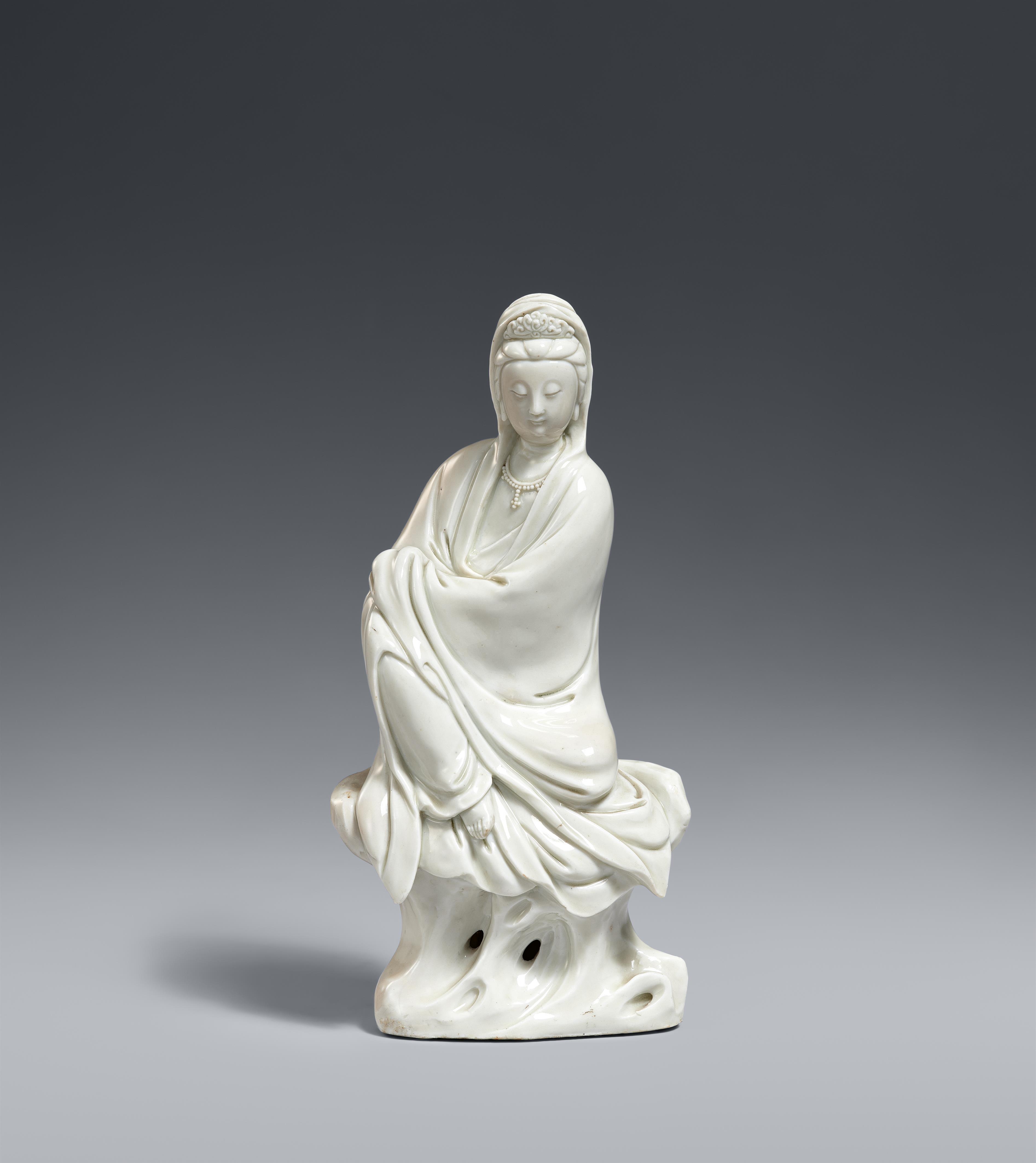 A Dehua figure of Guanyin. Qing dynasty, 18th century - image-1