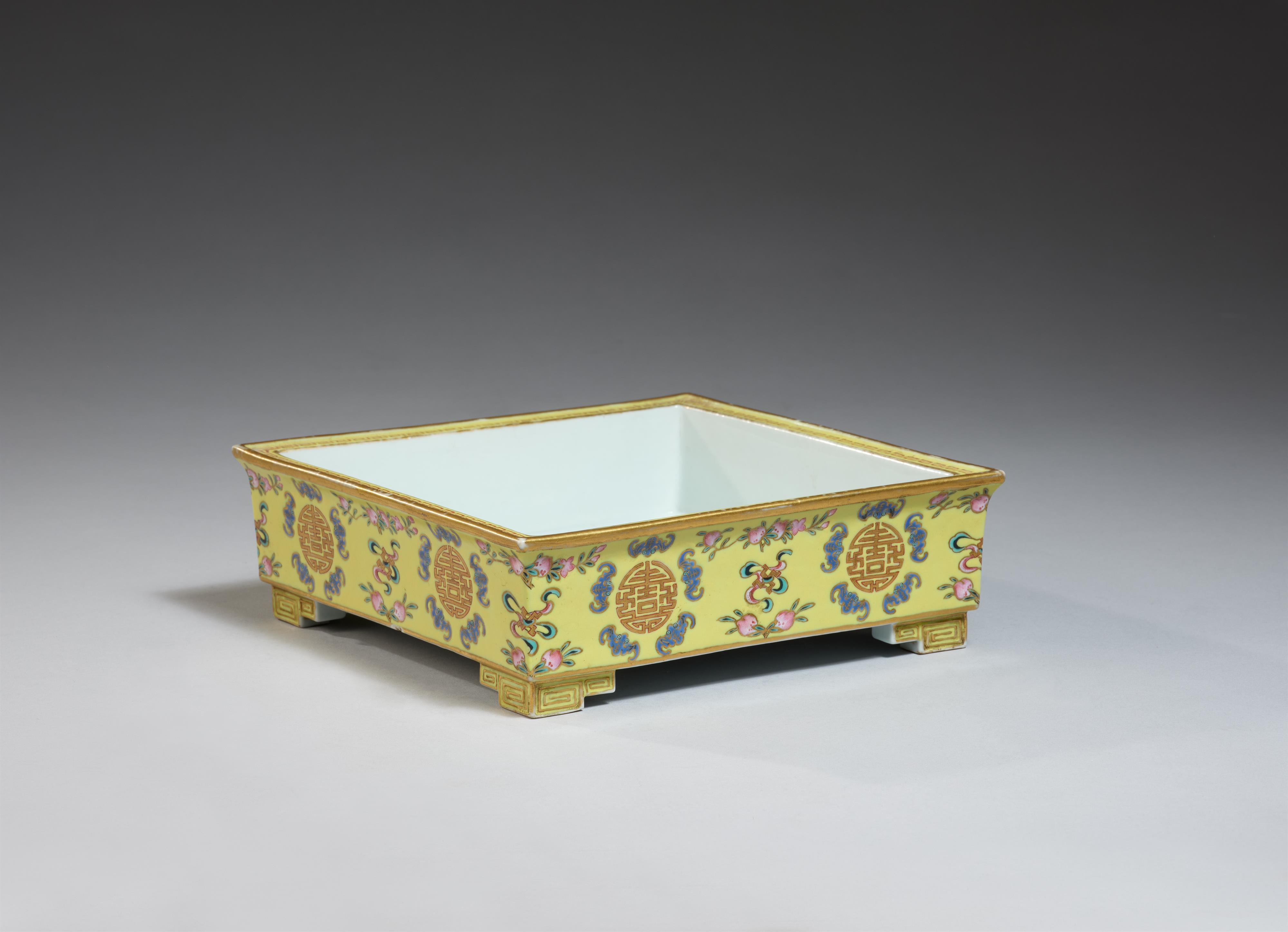 A rare imperial narcissus tray. Tongzhi mark and of the period (1862-1874) - image-2