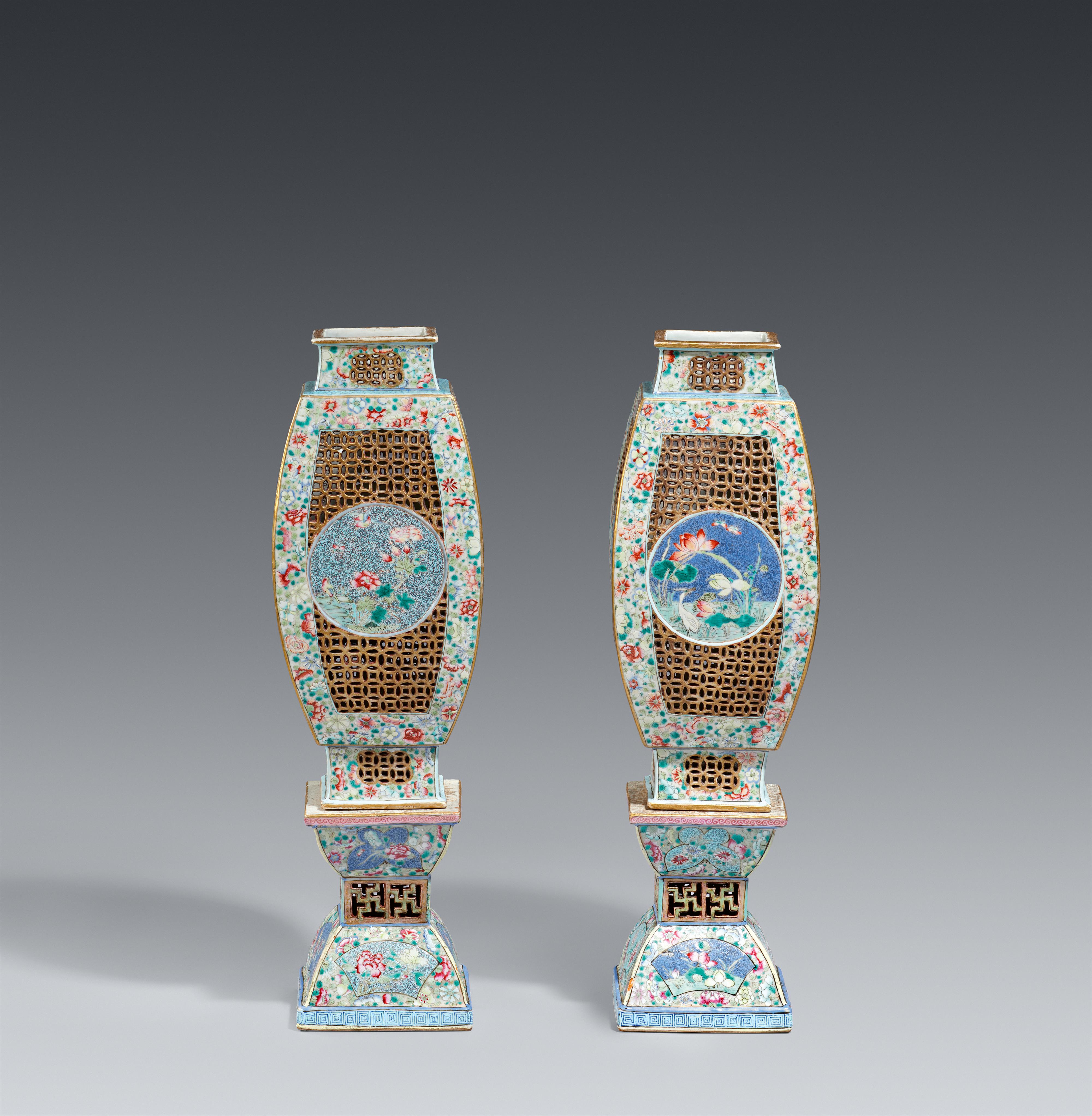 A pair of famille rose lanterns with stands. Qing dynasty, 19th/early 20th century - image-1