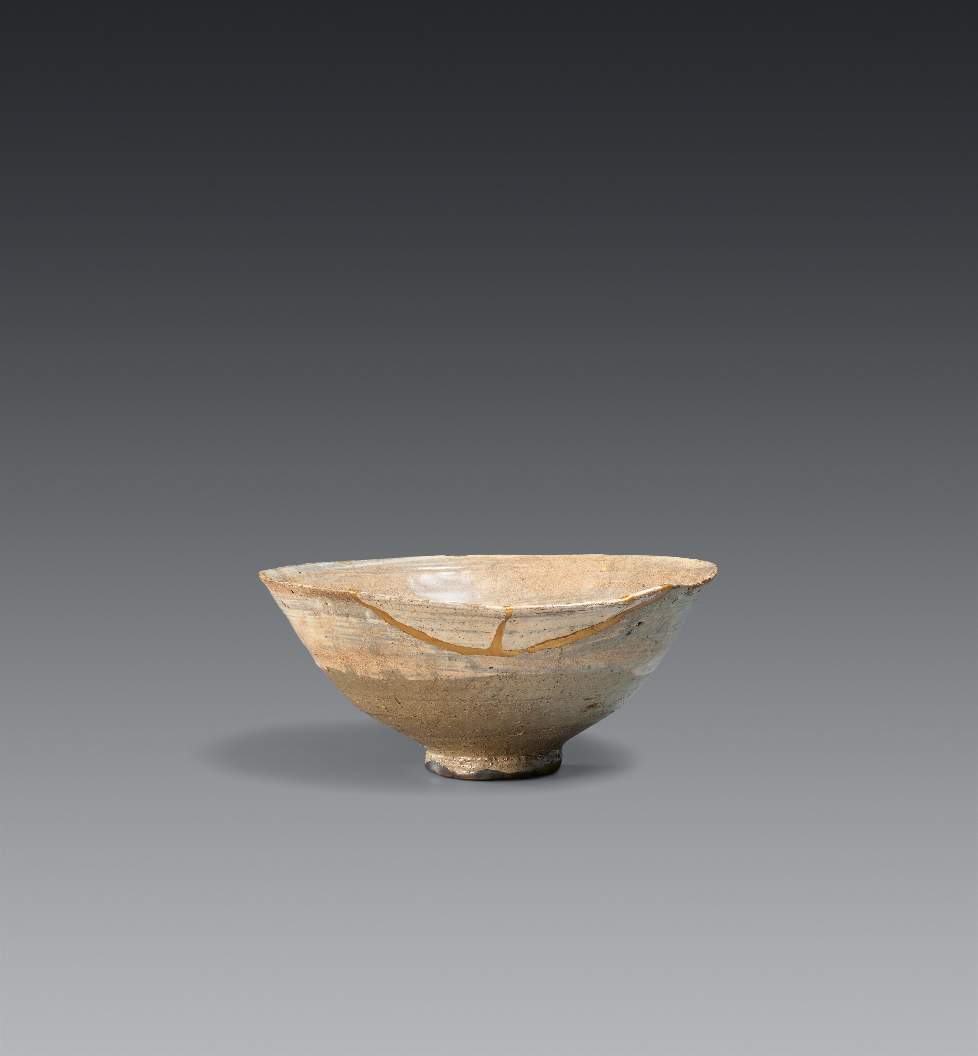 A Korean celadon chawan. Joseon dynasty (1392-1910) - image-1