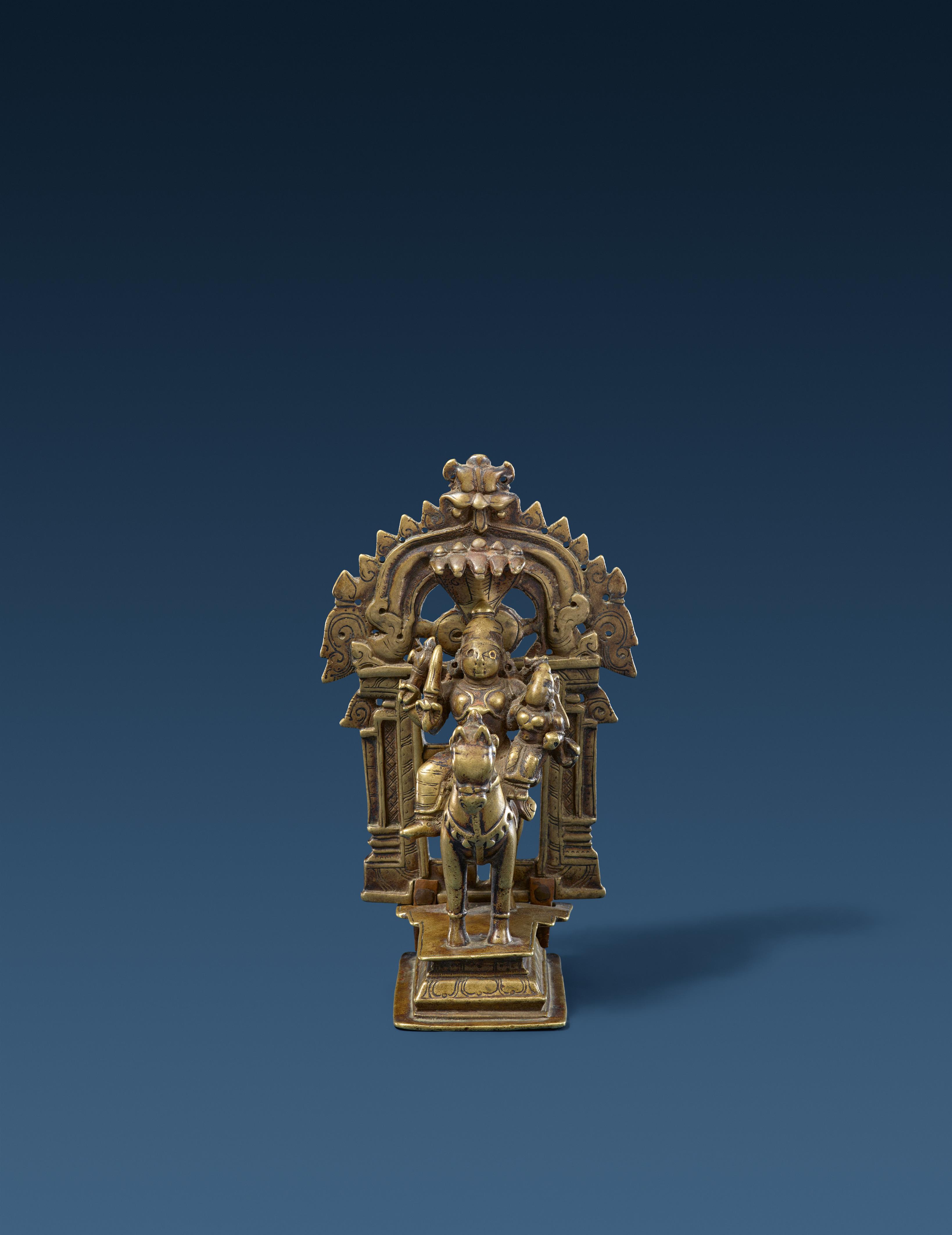 A Karnataka/Maharashtra copper alloy altar of Khandoba und Mhalsa. Central India. 18th/19th century - image-1