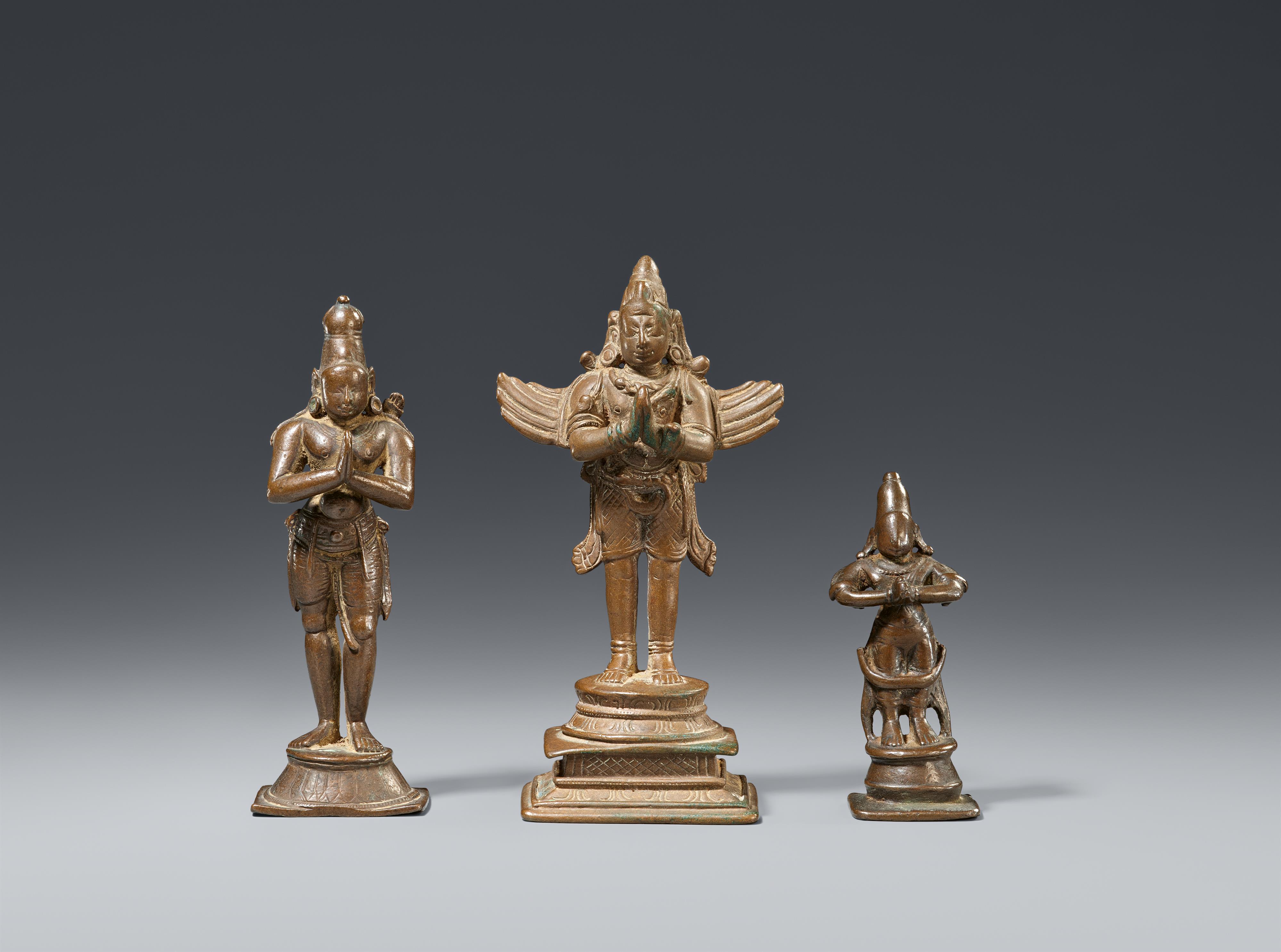 Drei verschiedene Hindu-Gottheiten. Bronze. Süd-Indien. 17. – 19. Jh. - image-1