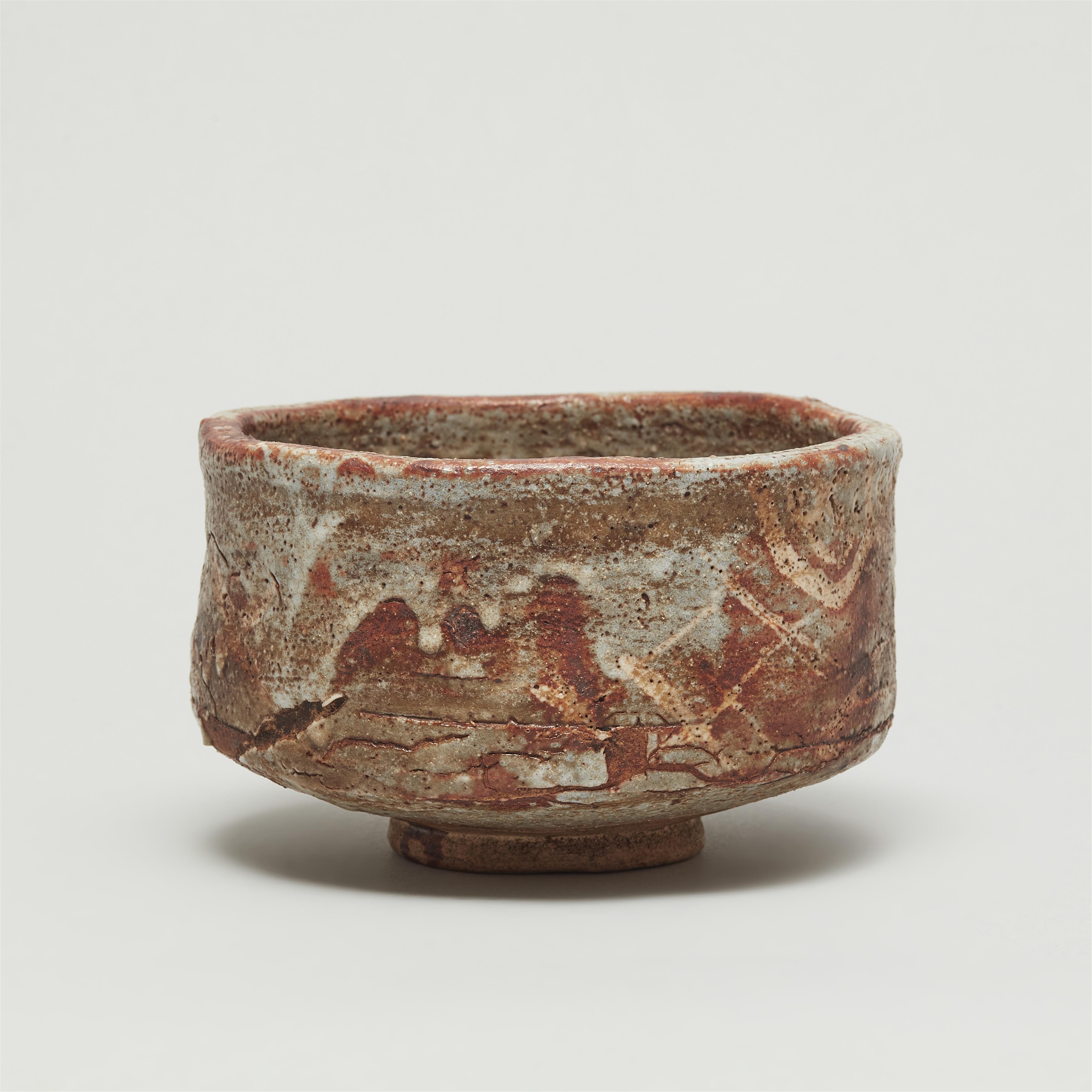 A large Nezumi-Shino chawan. Mino area, Owari province. Edo period - image-6